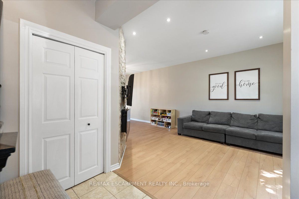 11 PRIMROSE Avenue, Hamilton, ON L8L 2K7 photo 4