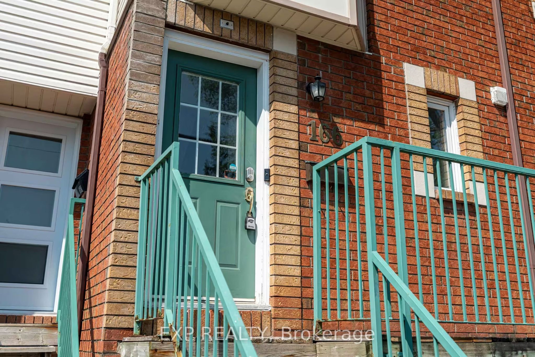 166 Forward Avenue, West Centre Town, ON K1Y 1K9 photo 2