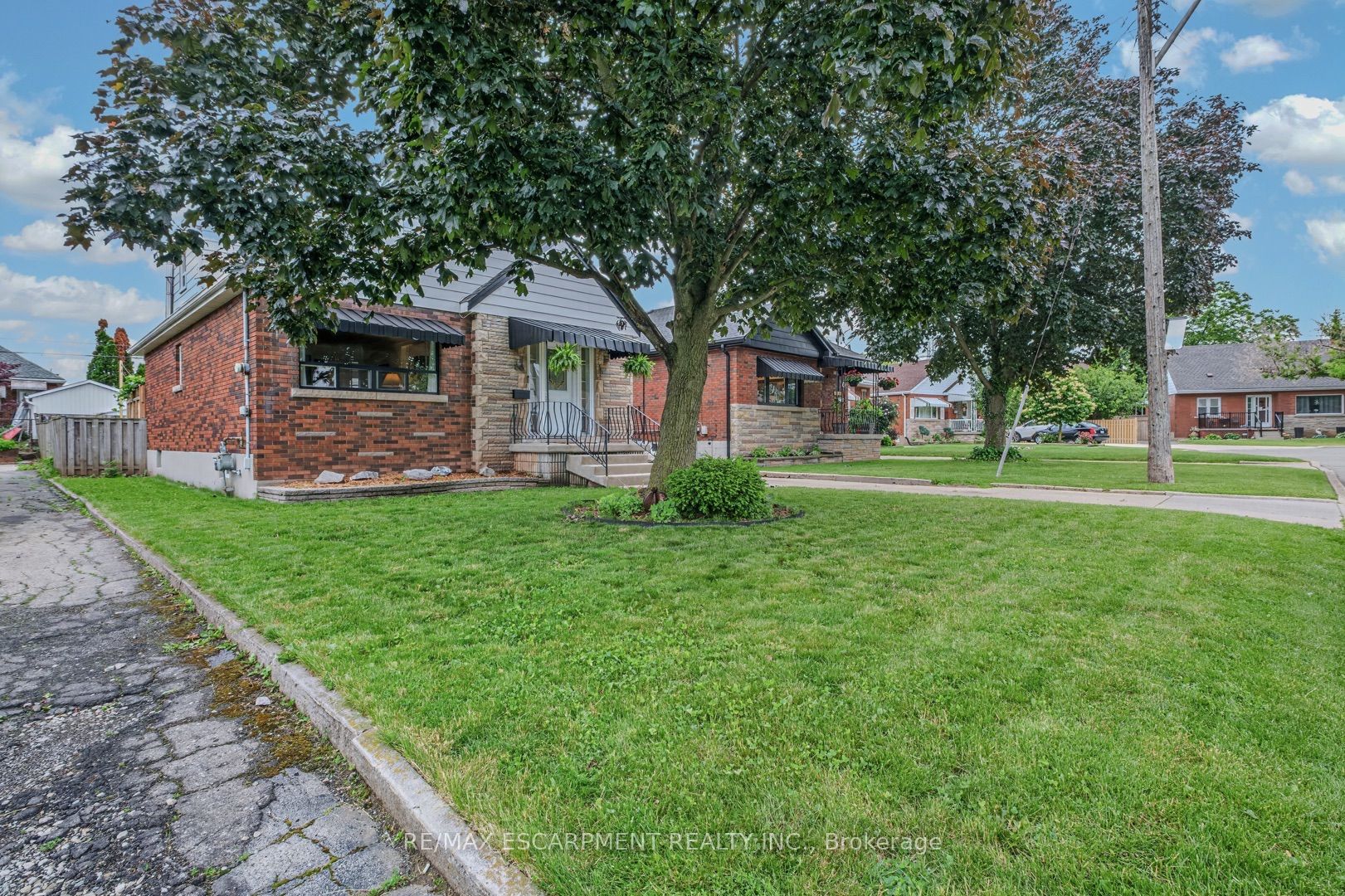 66 Paling Court, Hamilton, ON L8H 5J2 photo 3