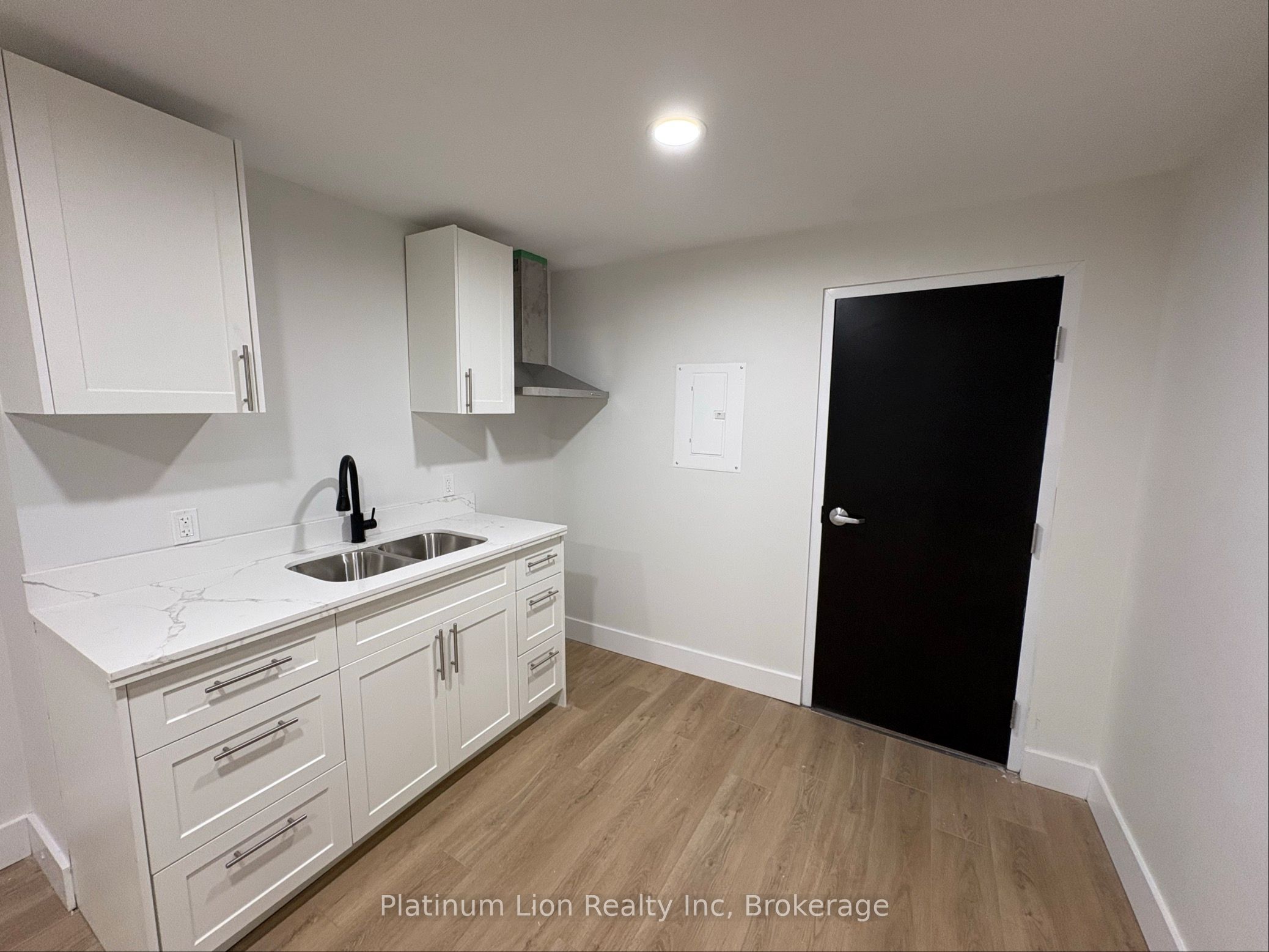803 King Street 6, Port Colborne, ON L3K 4J3 photo 3