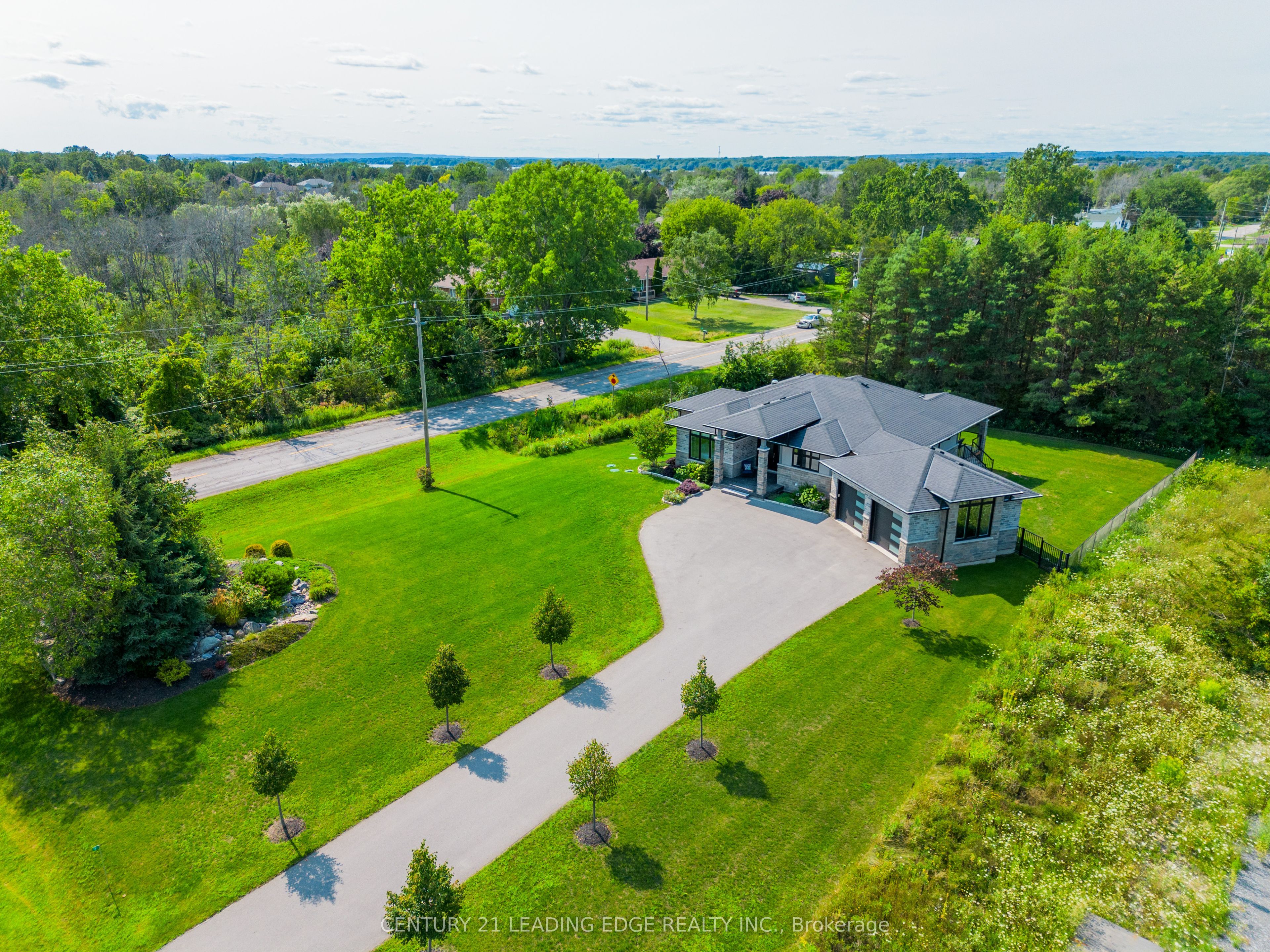 9 Leaside Street, Prince Edward County, ON K8N 0G1 photo 4