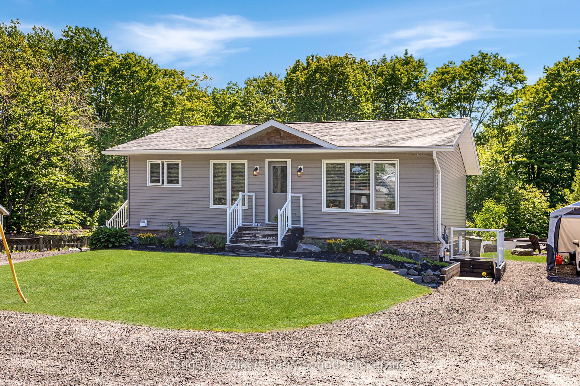 6 Lawrence Street B, Parry Sound, ON P2A 2E2