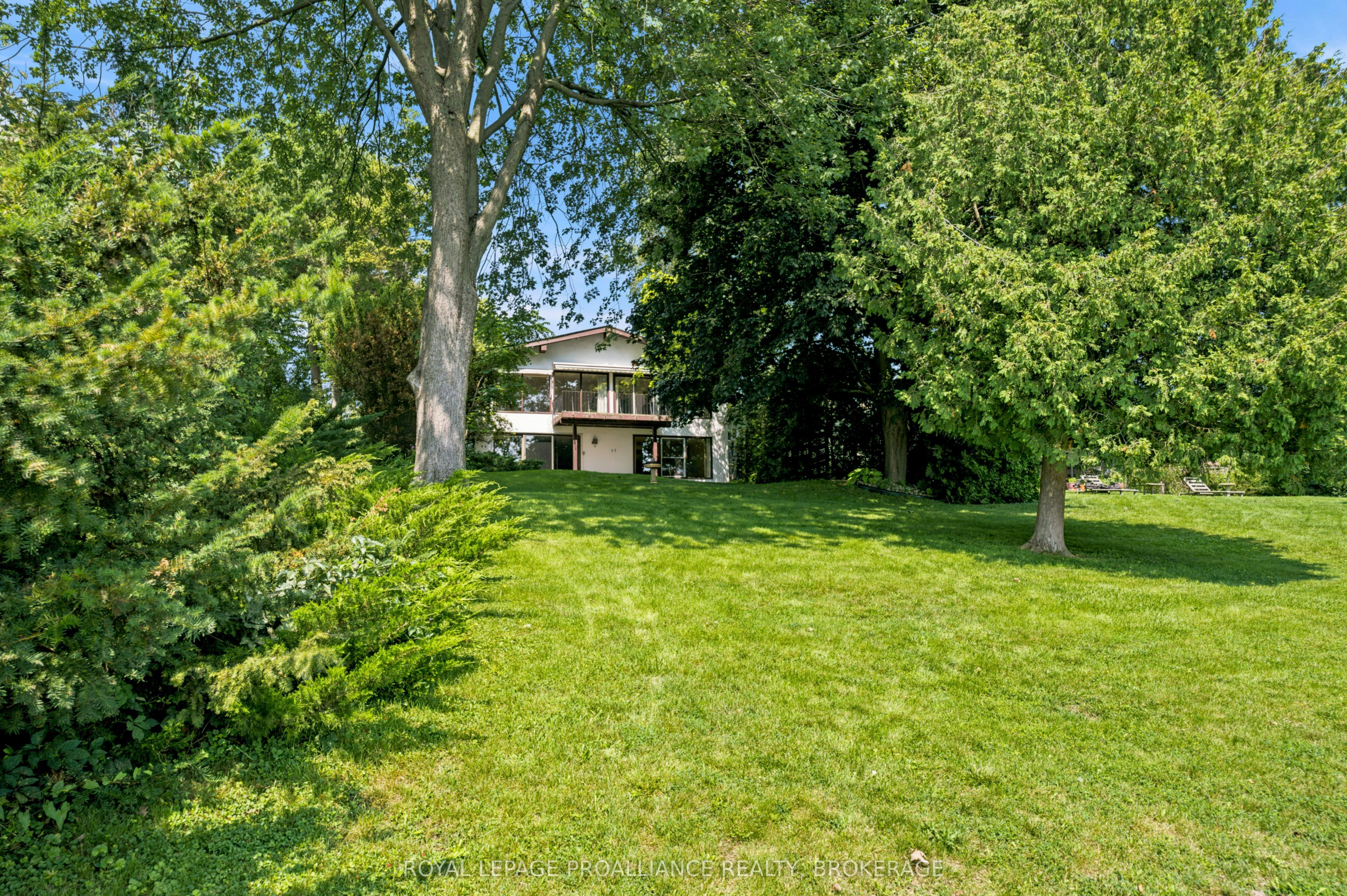 807 Wartman Avenue, Kingston, ON K7M 4M3 photo 4