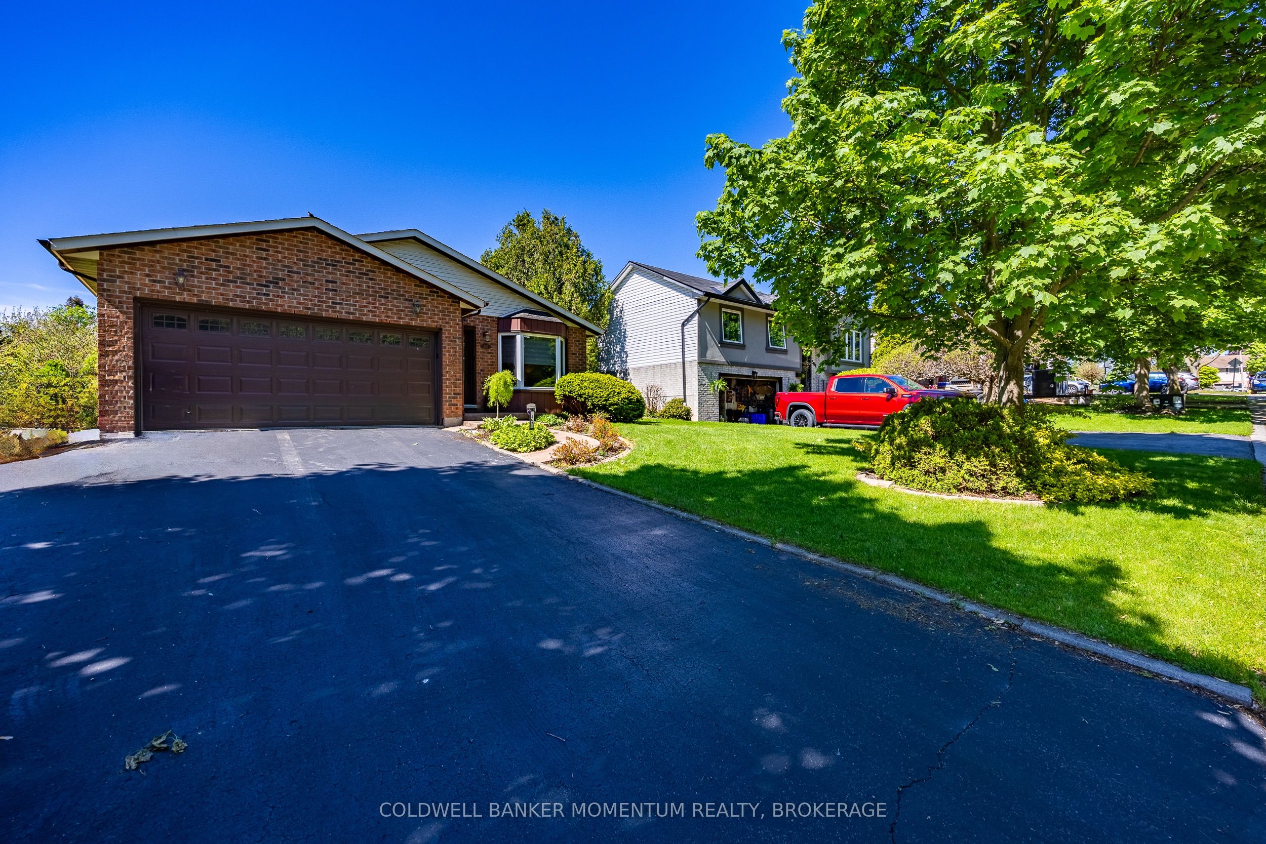 307 Orkney Street W, Haldimand, ON N3W 1A3 photo 2