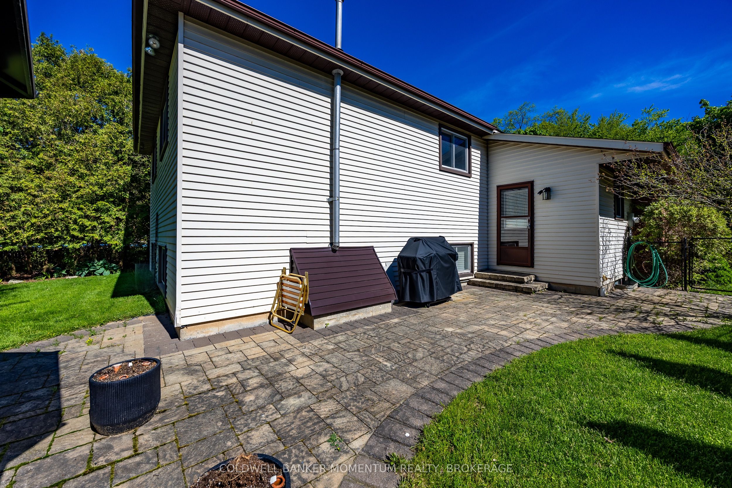 307 Orkney Street W, Haldimand, ON N3W 1A3 photo 5