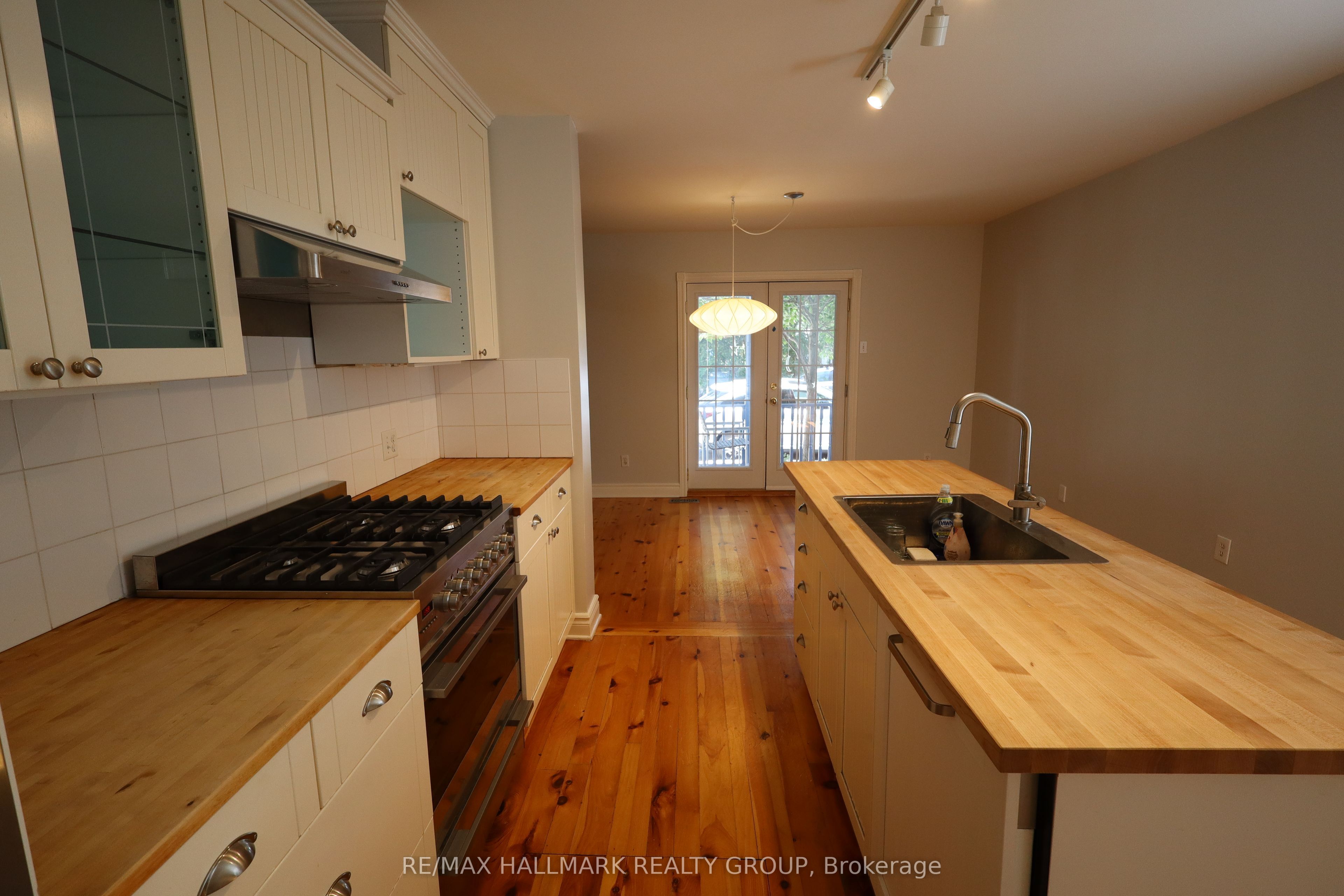 21 Electric Street, New Edinburgh - Lindenlea, ON K1M 1X5 photo 3