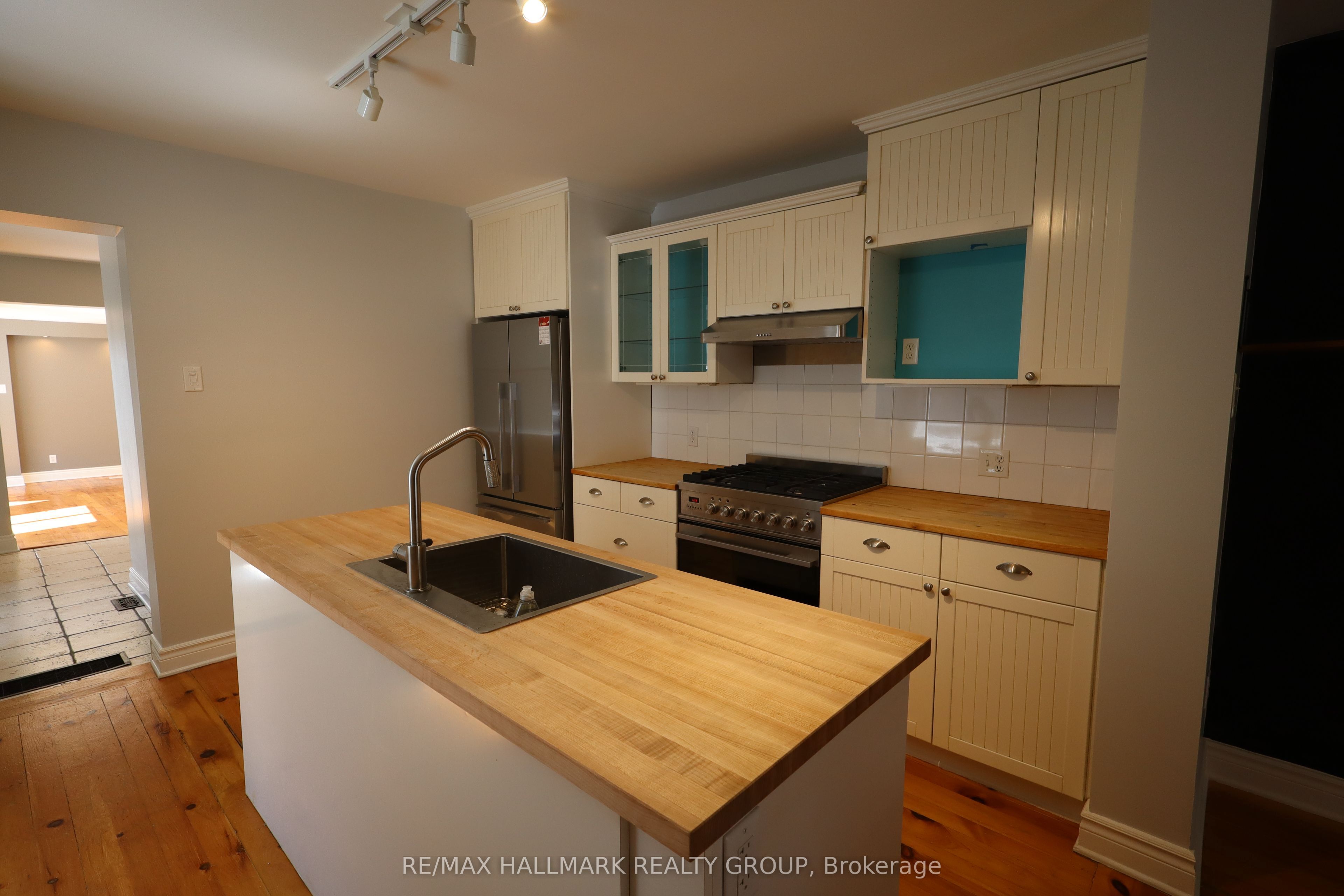21 Electric Street, New Edinburgh - Lindenlea, ON K1M 1X5 photo 4