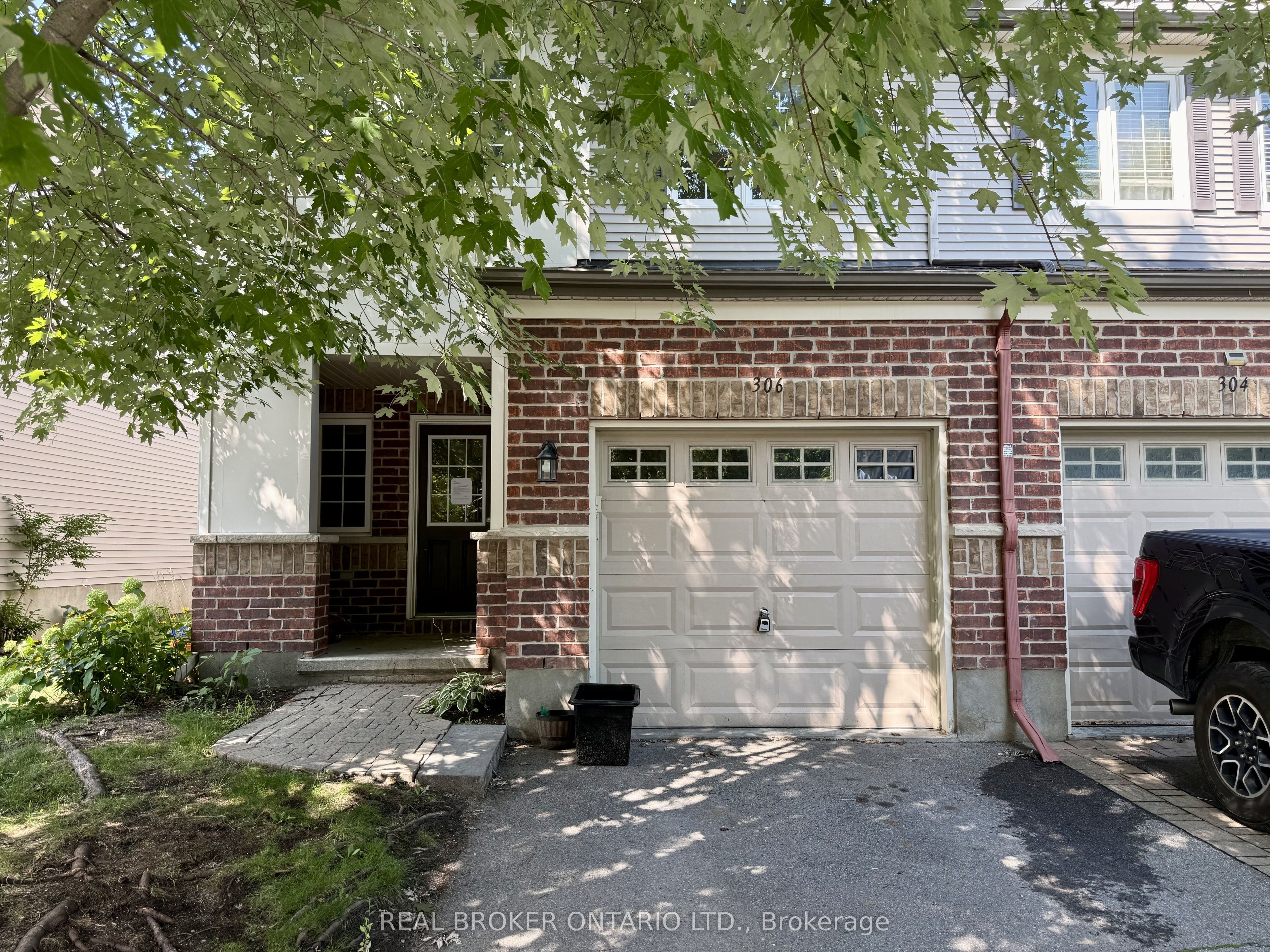 306 Aldworth Private, Stittsville - Munster - Richmond, ON K2S 0M8 photo 2