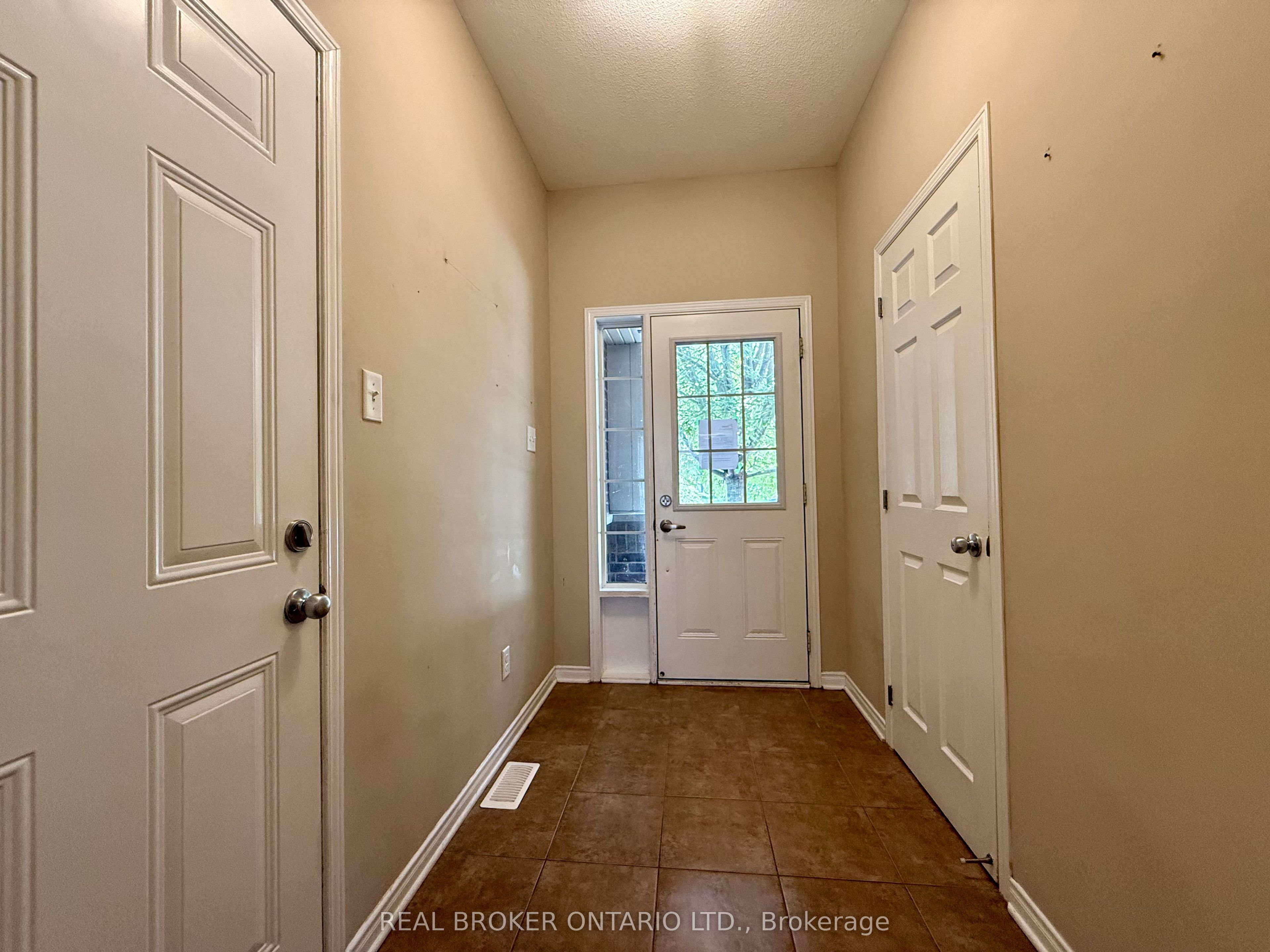 306 Aldworth Private, Stittsville - Munster - Richmond, ON K2S 0M8 photo 4