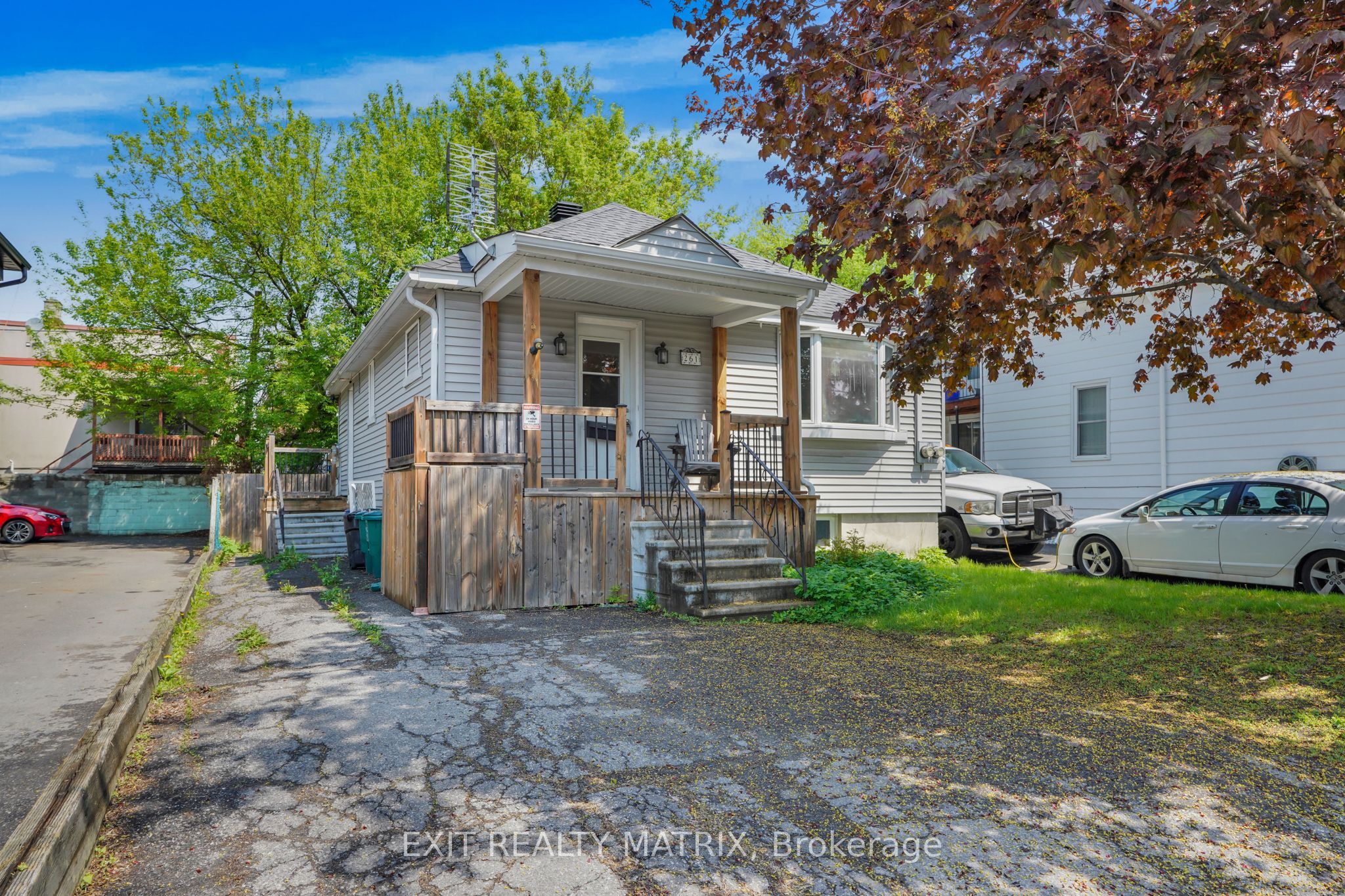 261 Montfort Street, Vanier and Kingsview Park, ON K1L 5P1