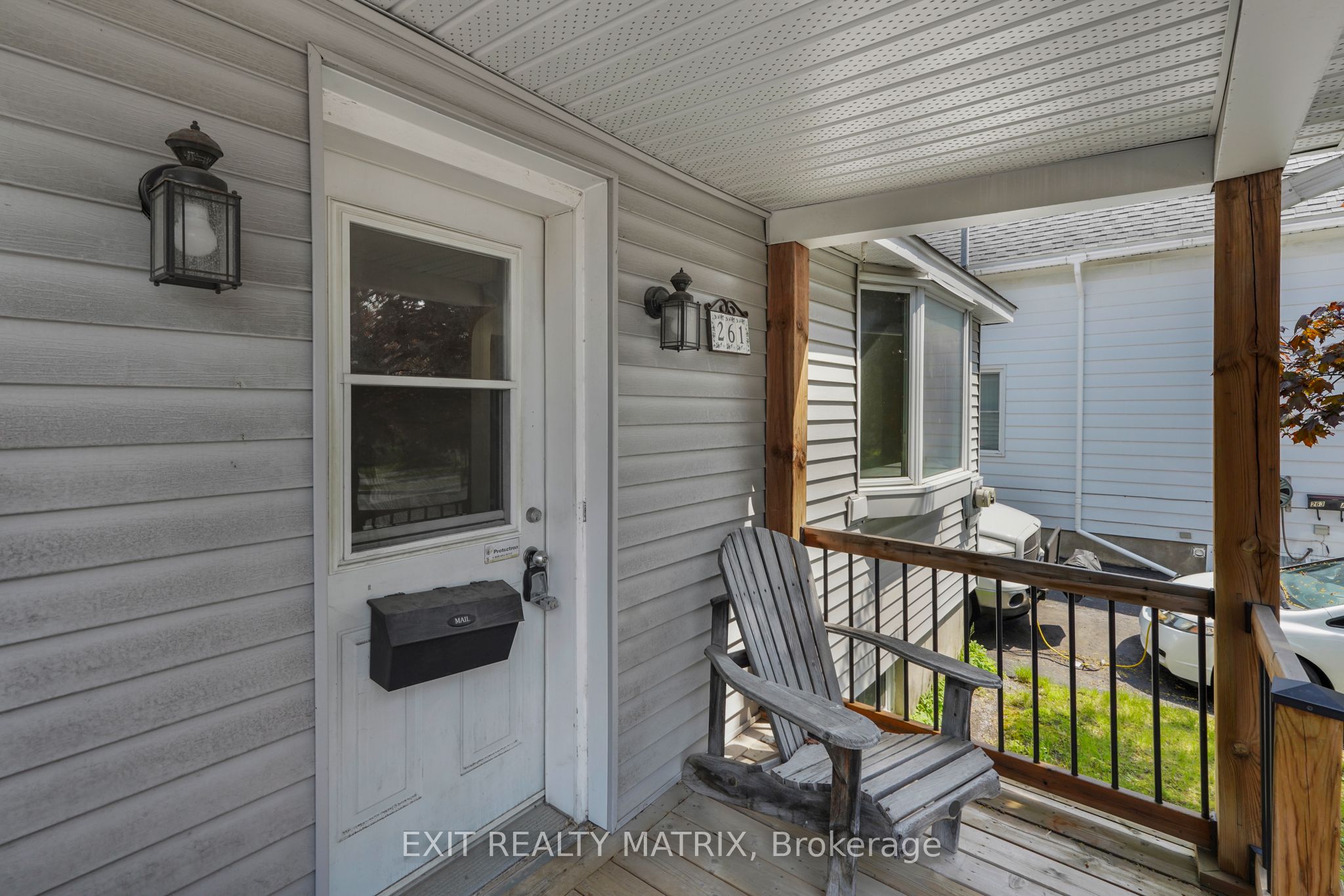 261 Montfort Street, Vanier and Kingsview Park, ON K1L 5P1 photo 3