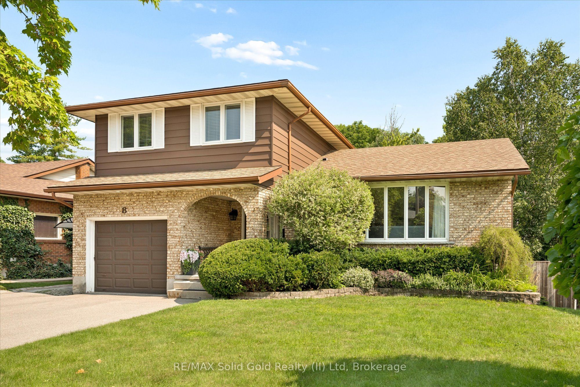 8 Perin Place, Waterloo, ON N2P 1L5 photo 2
