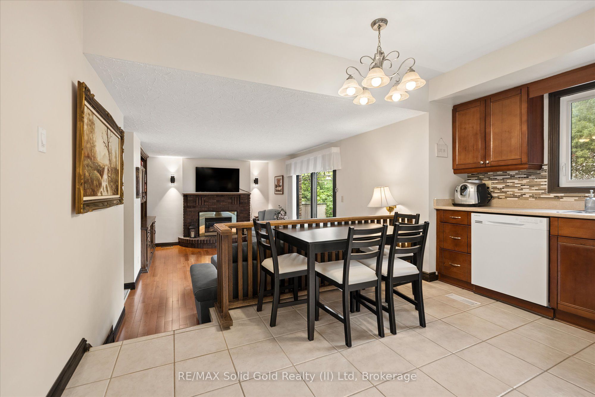 8 Perin Place, Waterloo, ON N2P 1L5 photo 5
