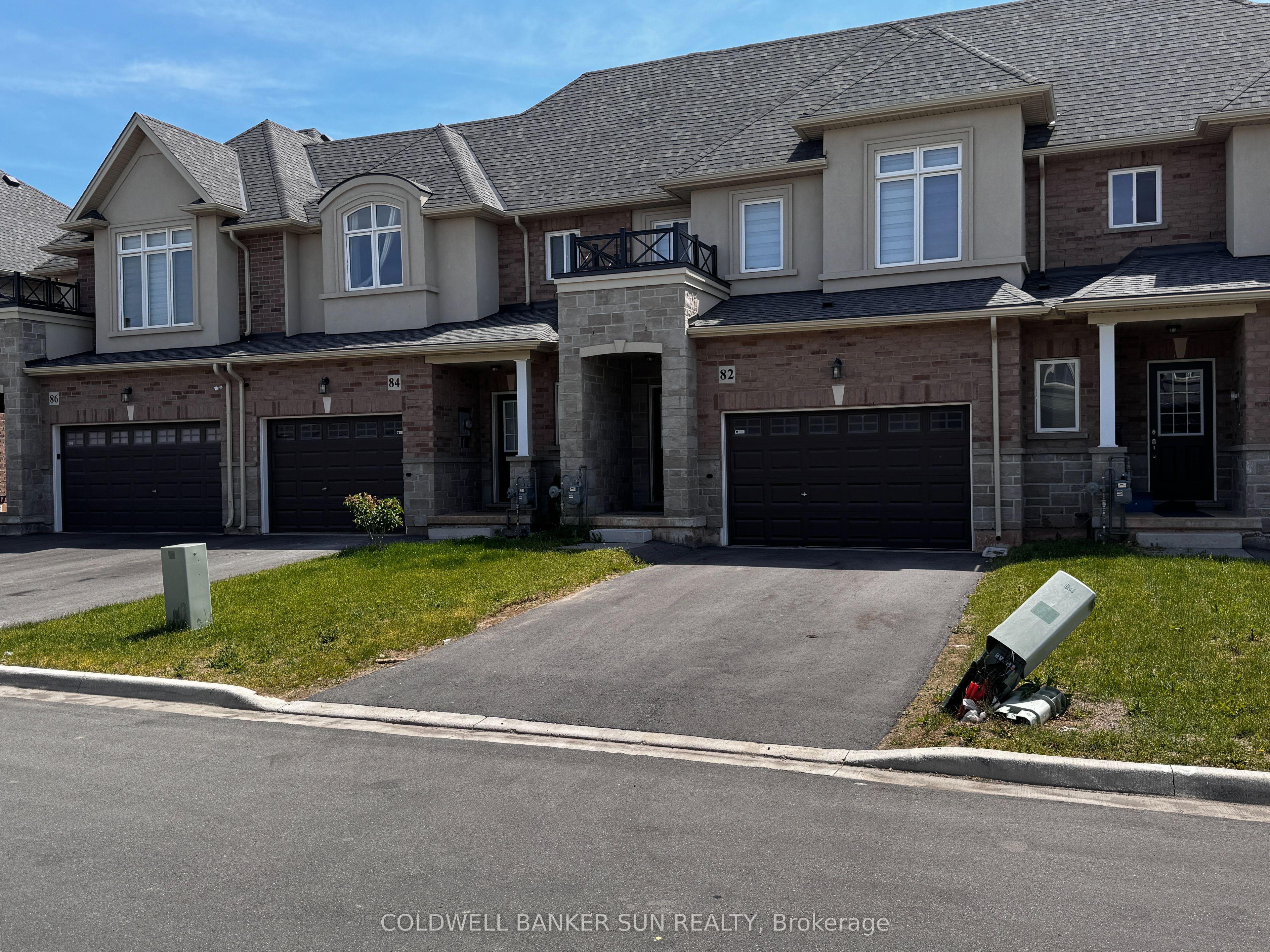 82 Pinot Crescent, Hamilton, ON L8E 0J9 photo 2