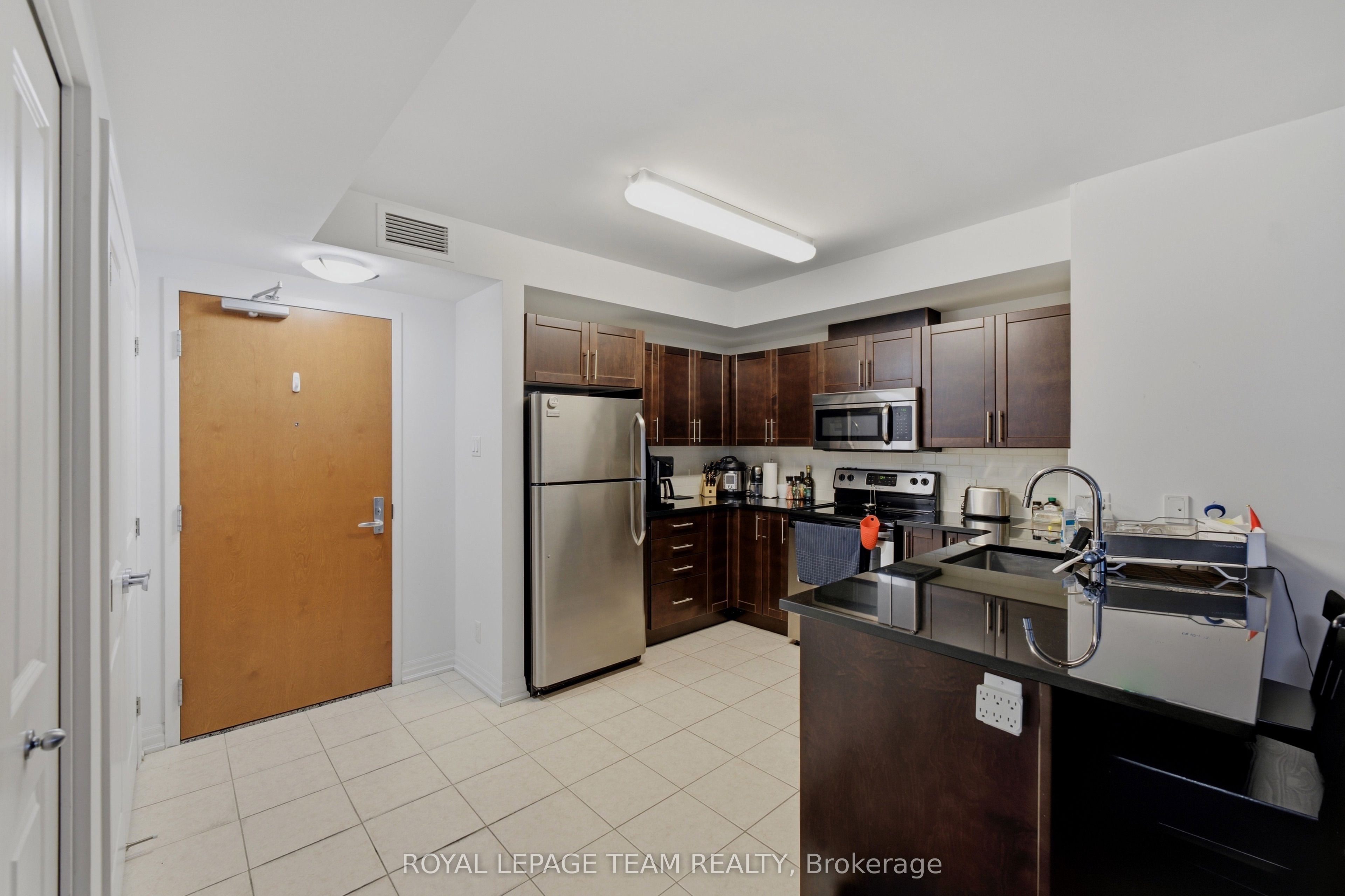 242 Rideau Street 1002, Lower Town - Sandy Hill, ON K1N 0B7 photo 3