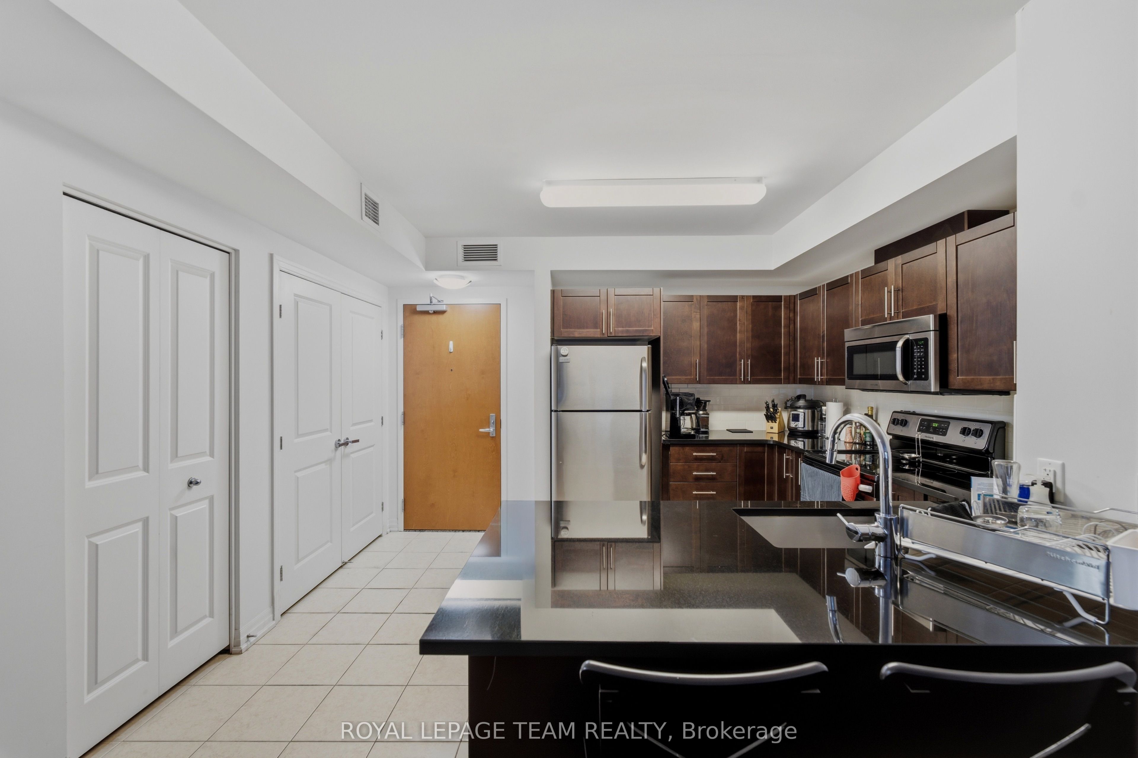 242 Rideau Street 1002, Lower Town - Sandy Hill, ON K1N 0B7 photo 4