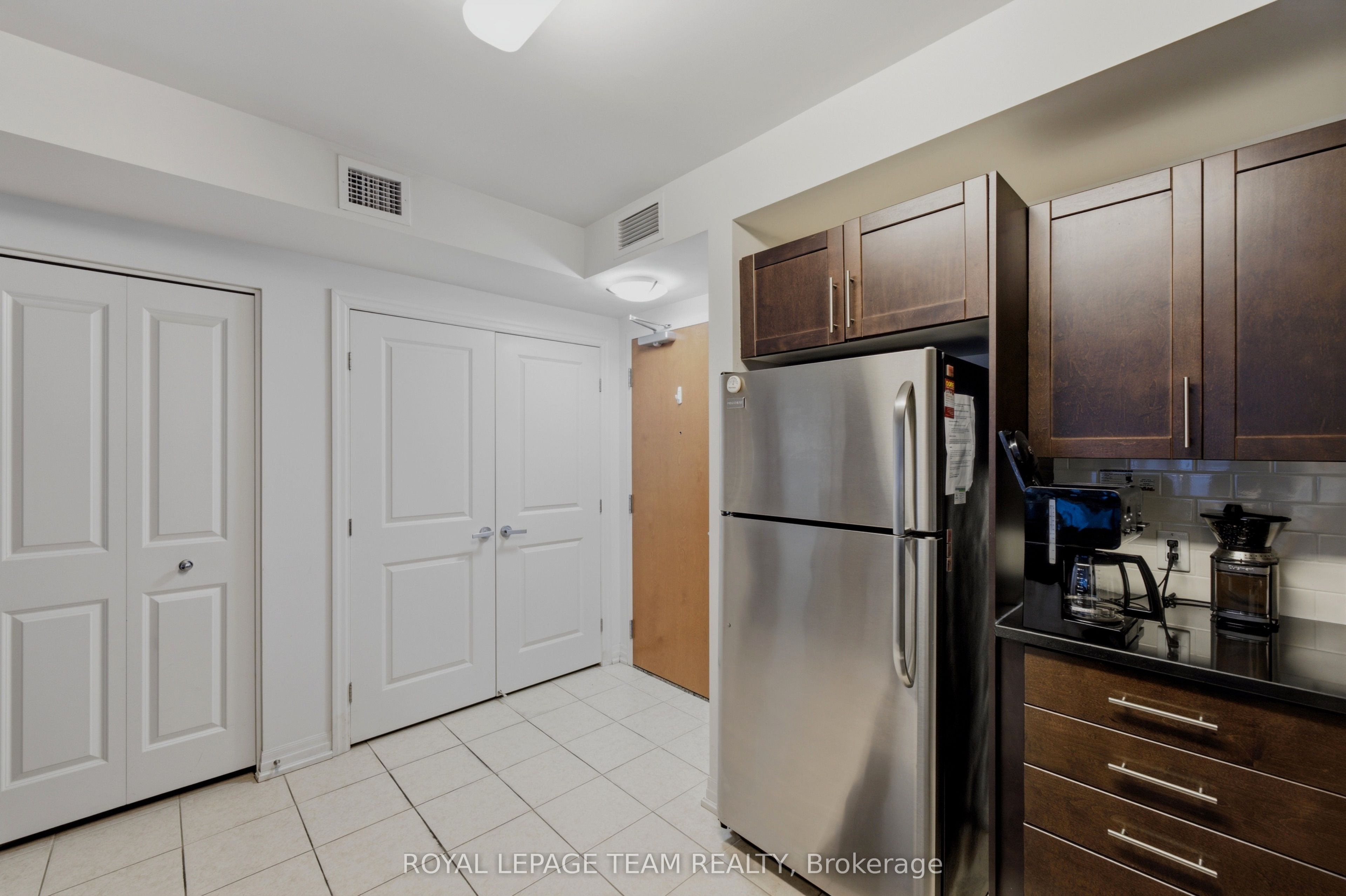 242 Rideau Street 1002, Lower Town - Sandy Hill, ON K1N 0B7 photo 5