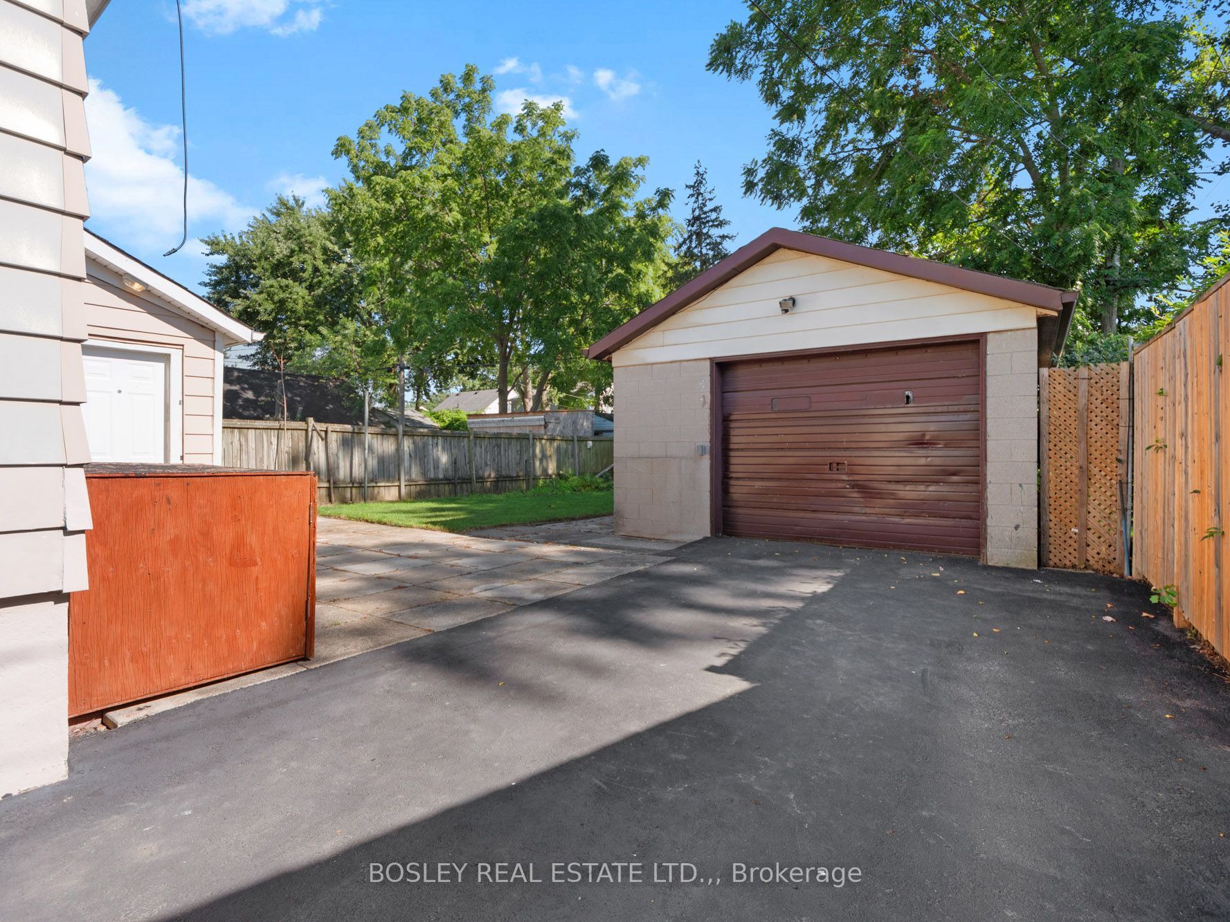 6168 Churchill Street, Niagara Falls, ON L2G 2X3 photo 2