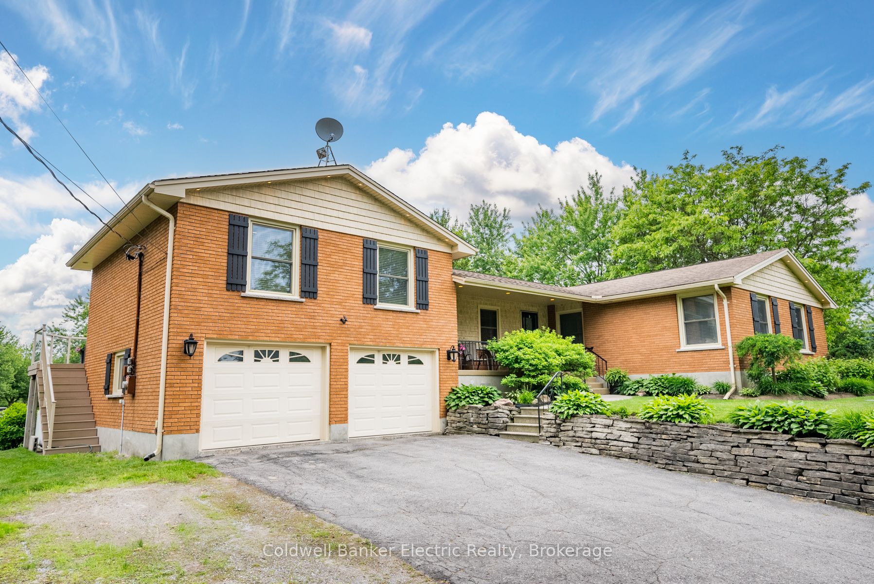 2367 Base Line, Otonabee-South Monaghan, ON K9J 6X9 photo 3
