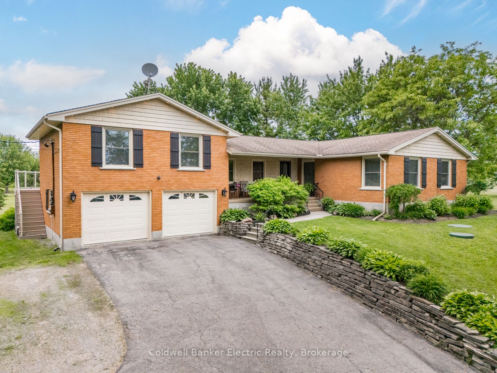 2367 Base Line, Otonabee-South Monaghan, ON K9J 6X9 photo 4