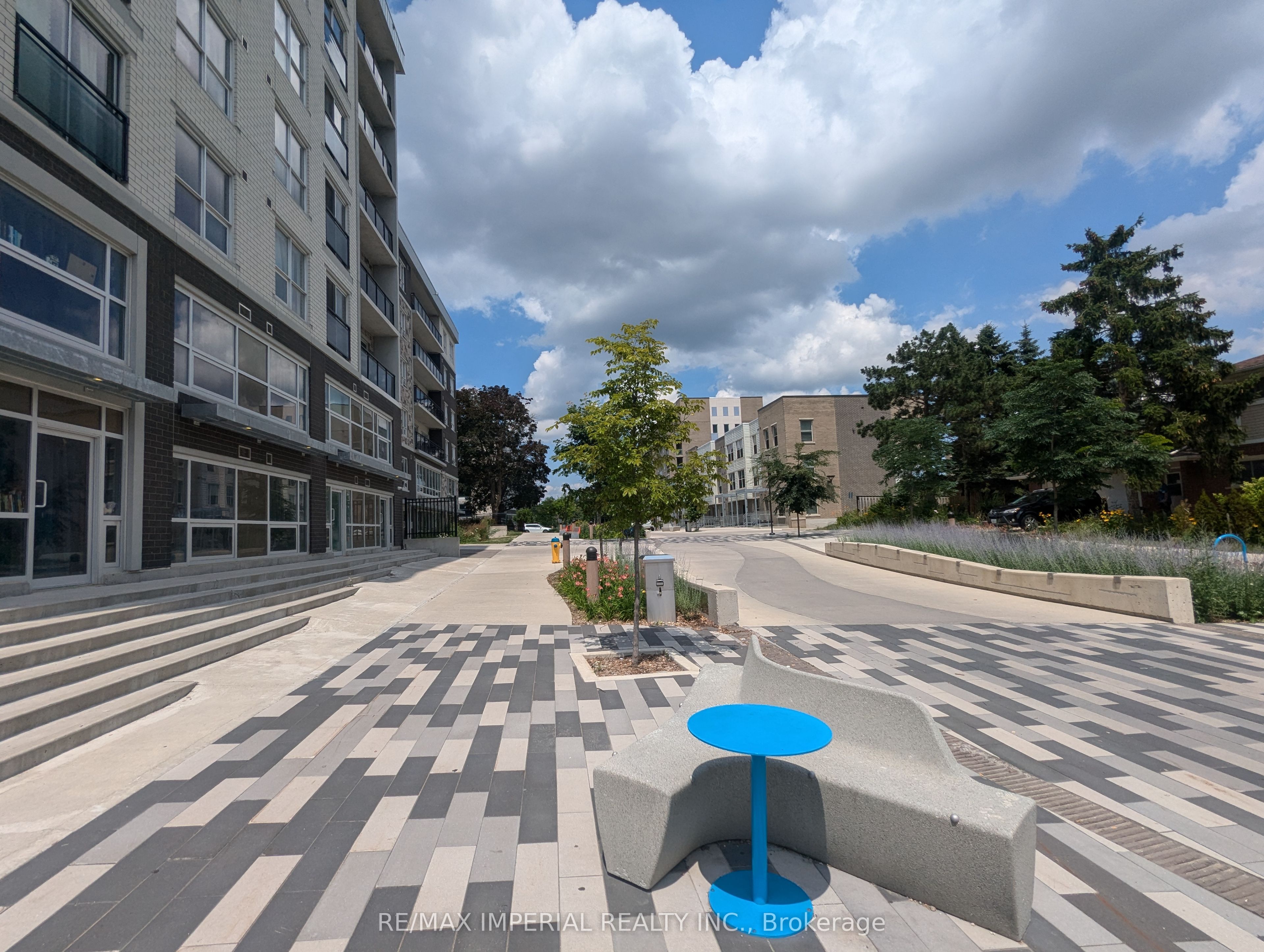 275 Larch Street B610, Waterloo, ON N2L 3R2 photo 3