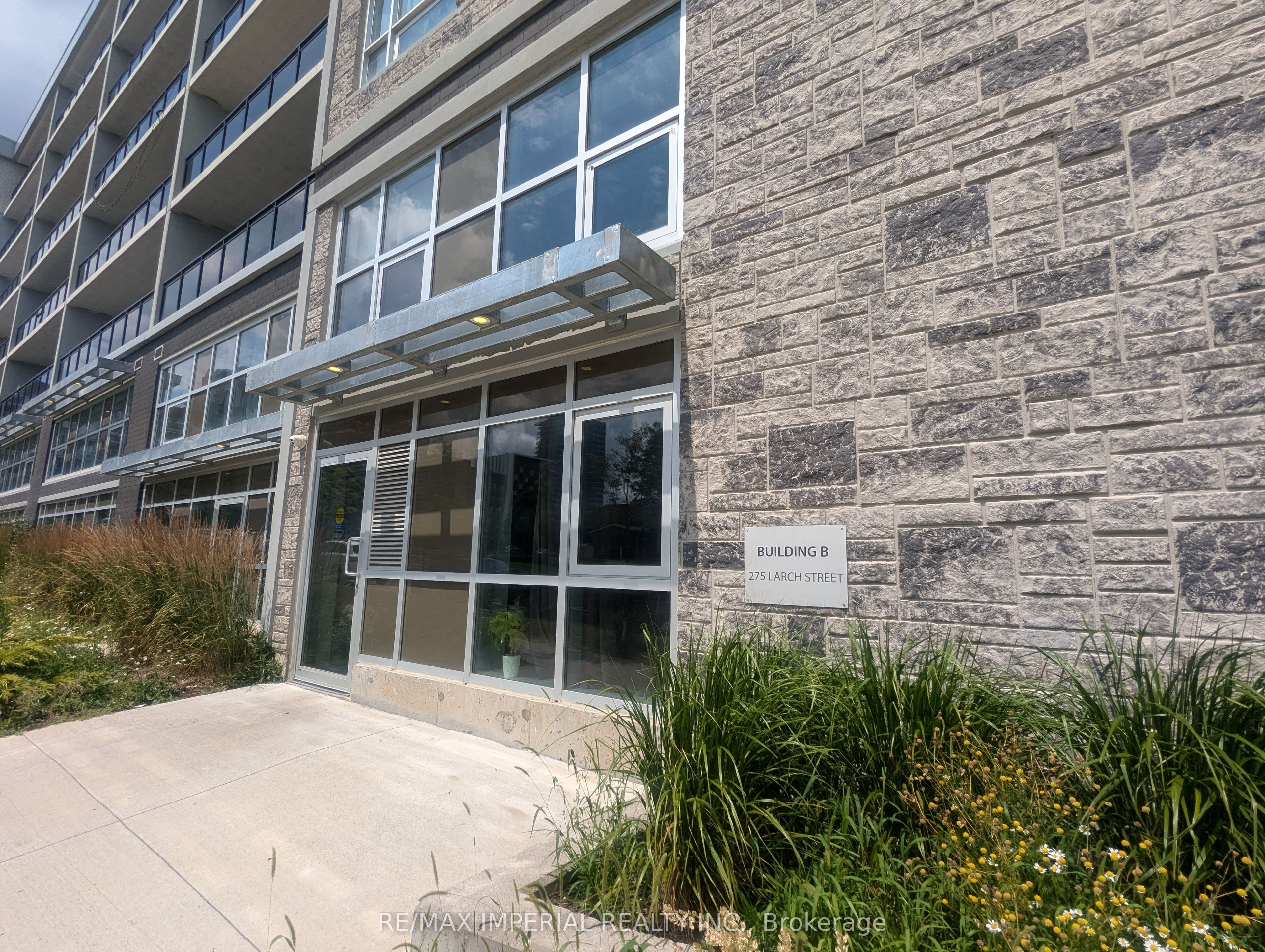 275 Larch Street B610, Waterloo, ON N2L 3R2 photo 4