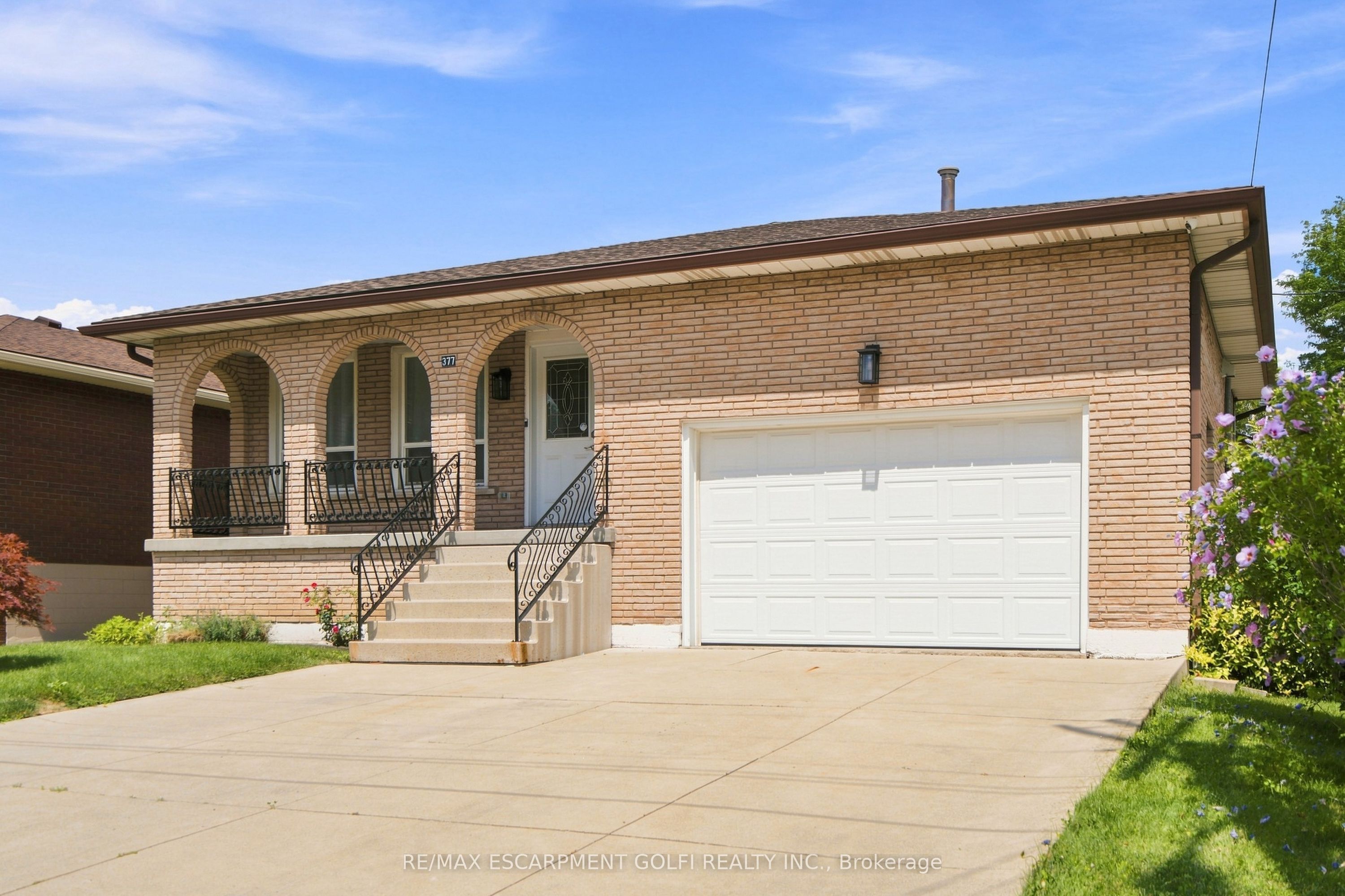 377 Carson Drive, Hamilton, ON L8T 4T8 photo 2