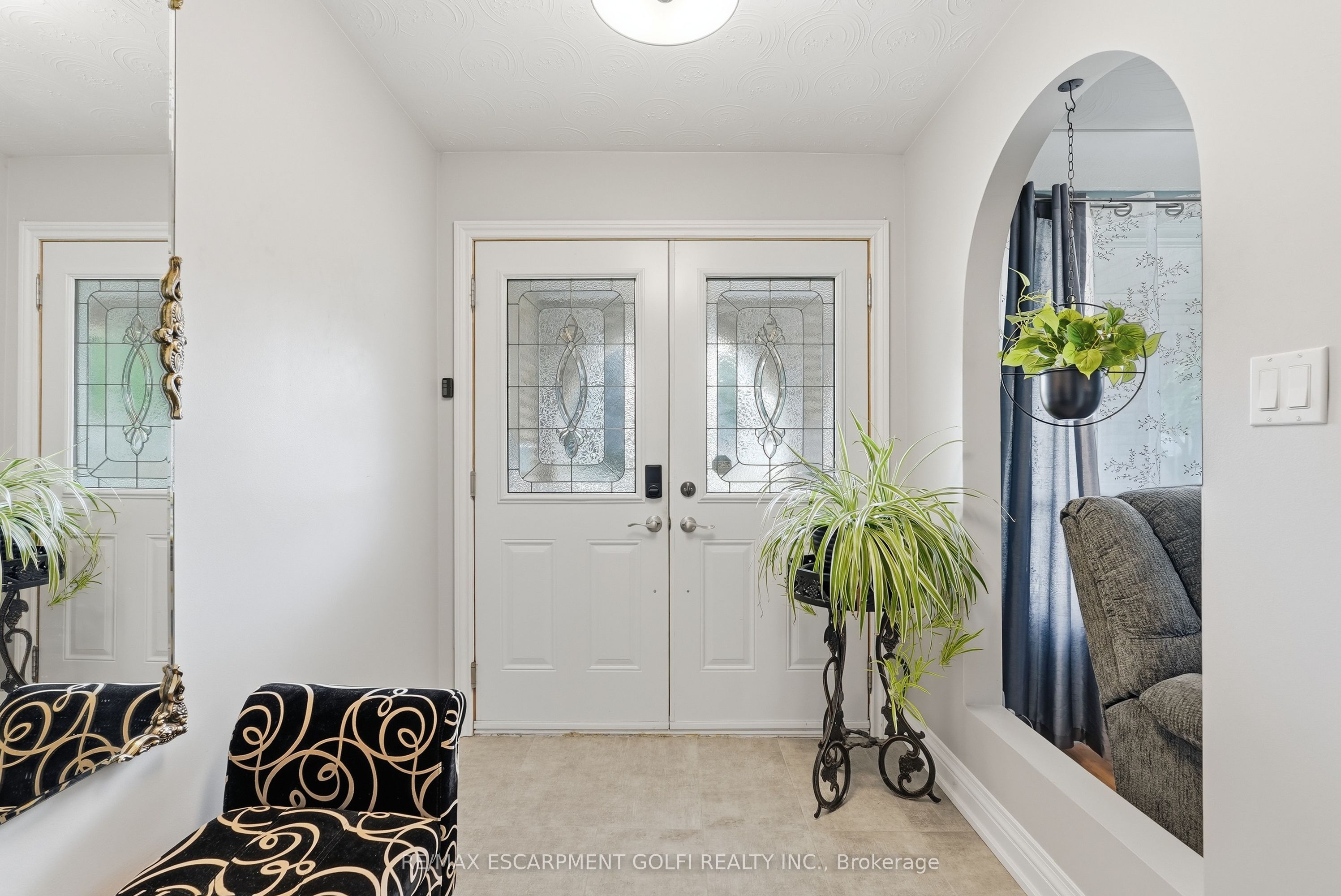 377 Carson Drive, Hamilton, ON L8T 4T8 photo 3