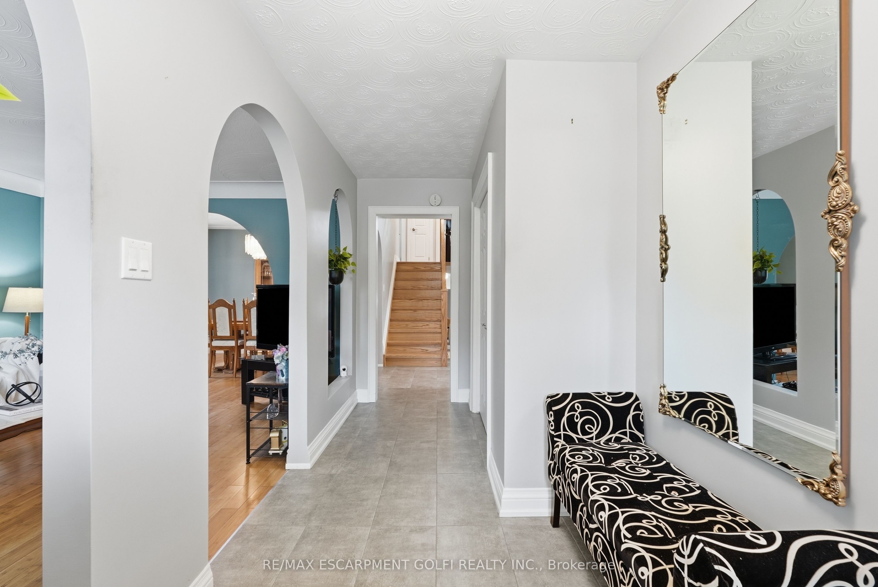 377 Carson Drive, Hamilton, ON L8T 4T8 photo 4
