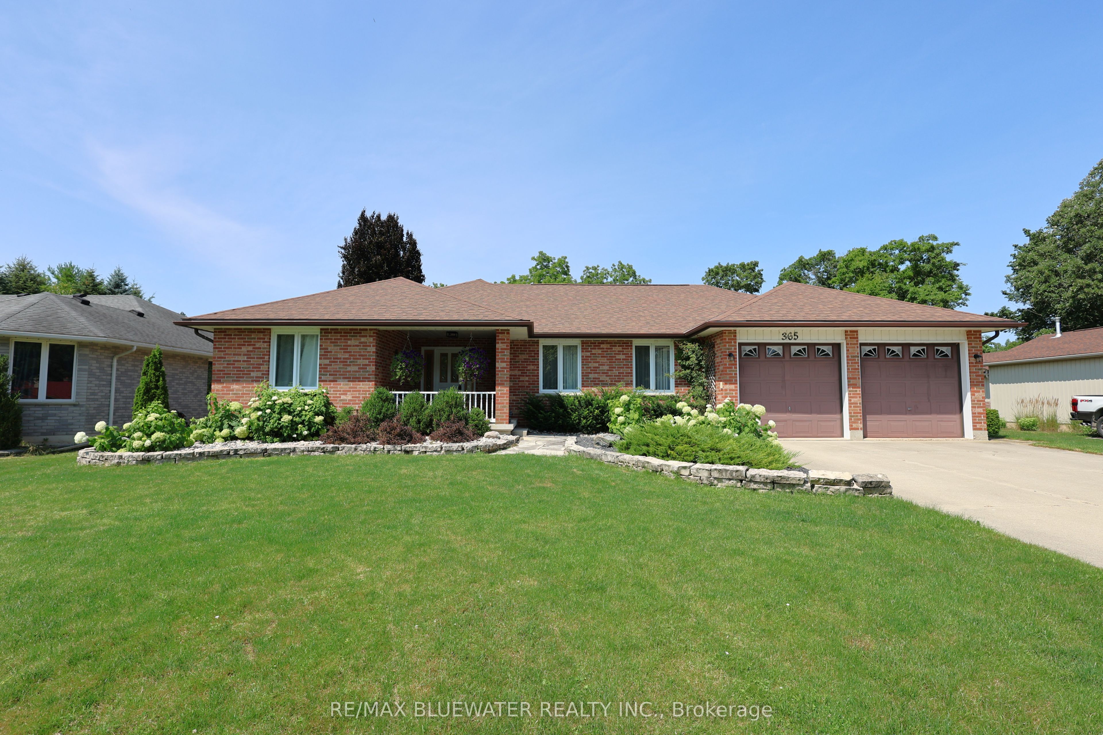 365 Station Street, North Middlesex, ON N0M 2K0