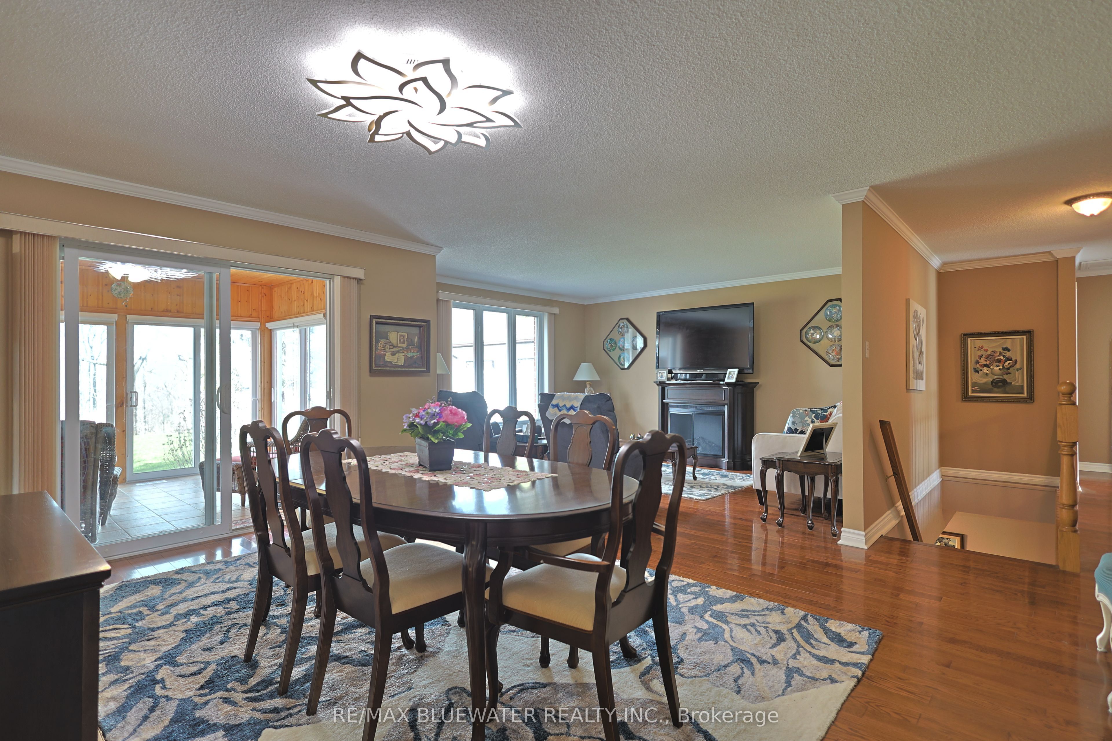 365 Station Street, North Middlesex, ON N0M 2K0 photo 5