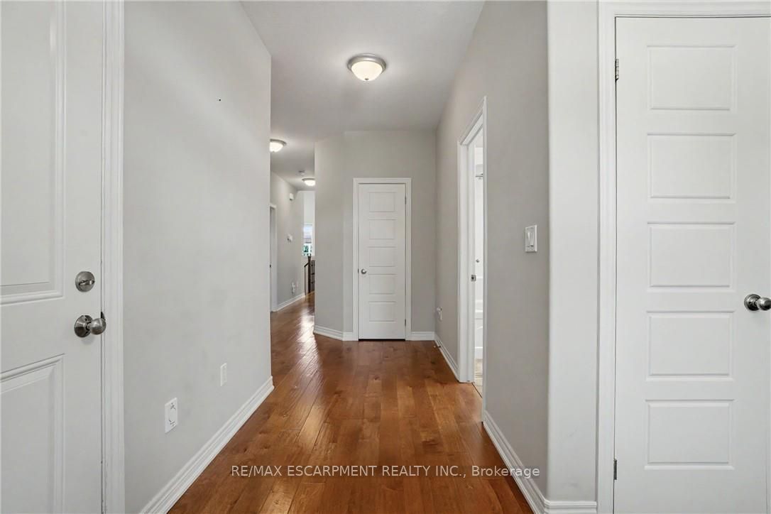 12 Silverwood Avenue, Welland, ON L3C 0B7 photo 5