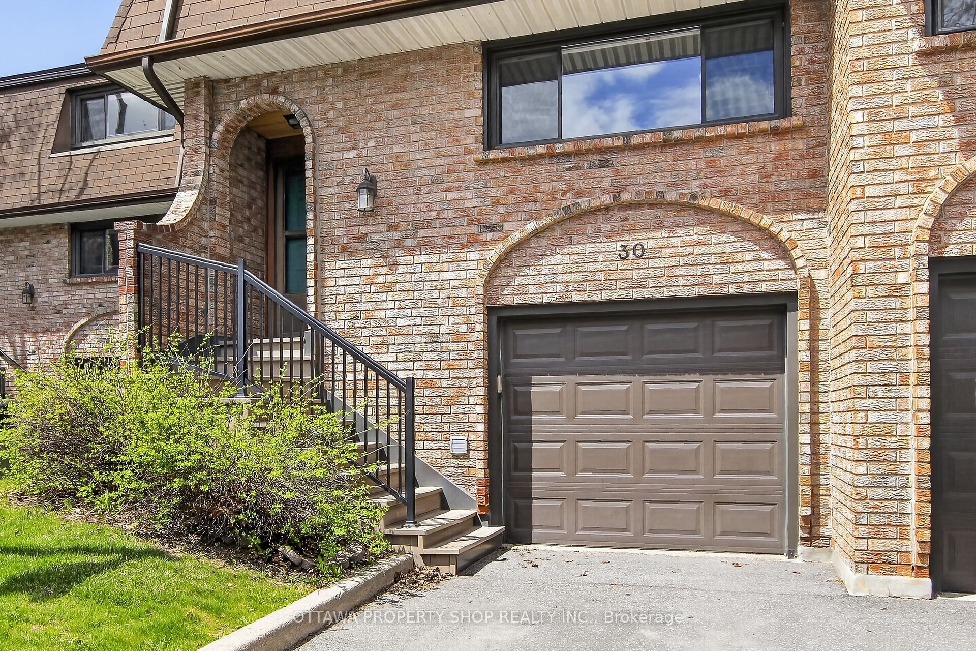 2 Bertona Street #30, South of Baseline to Knoxdale, ON K2G 0W2 photo 3