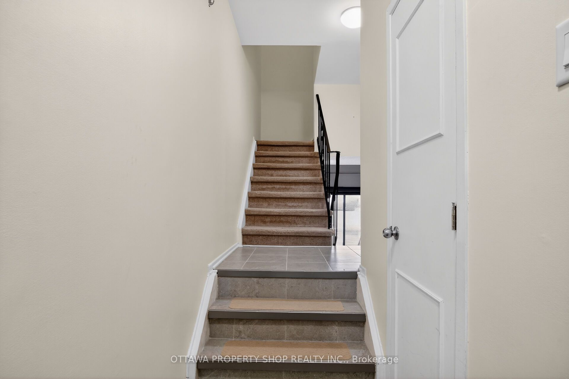 2 Bertona Street #30, South of Baseline to Knoxdale, ON K2G 0W2 photo 4
