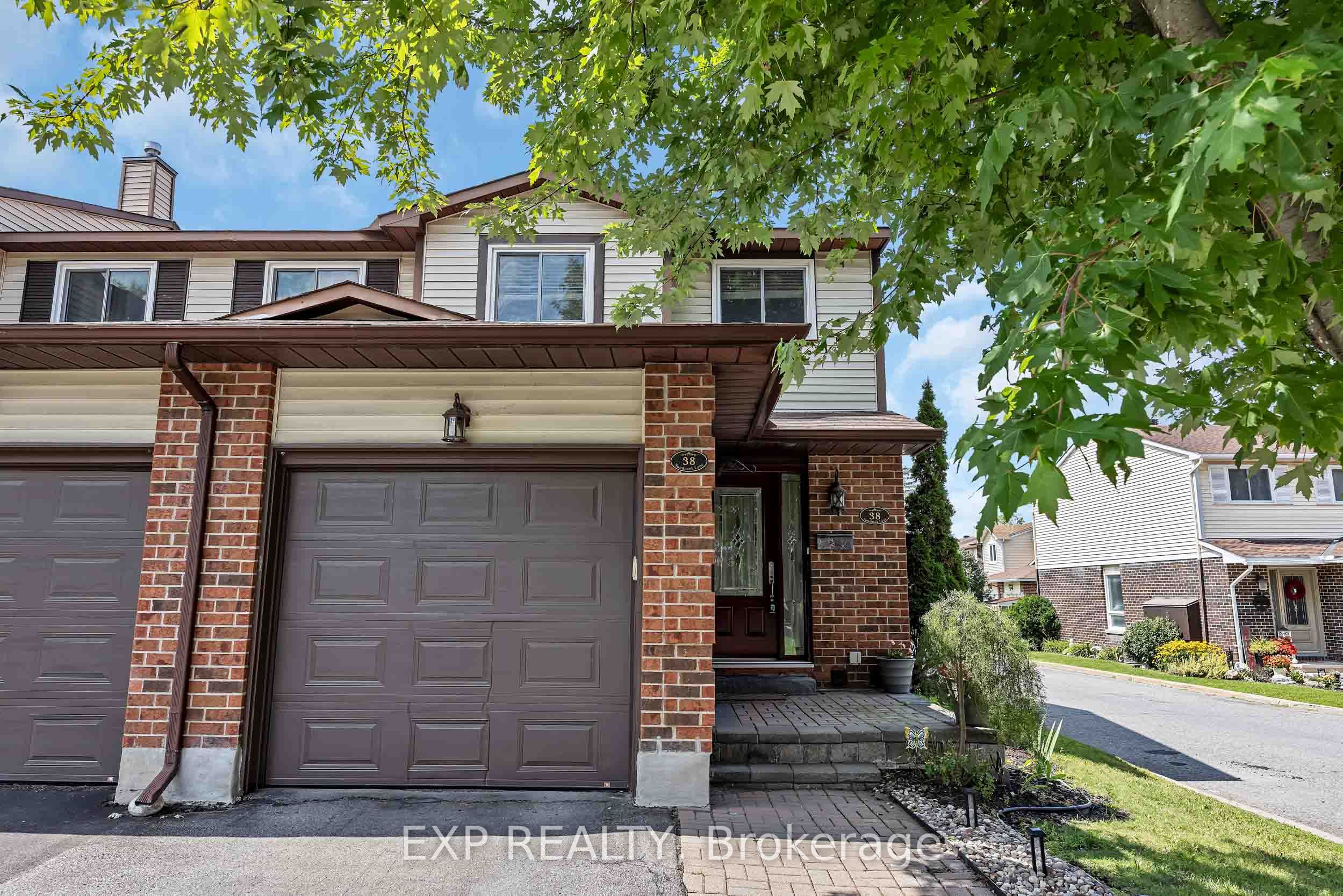 38 Sundback Lane, Kanata, ON K2L 2W8