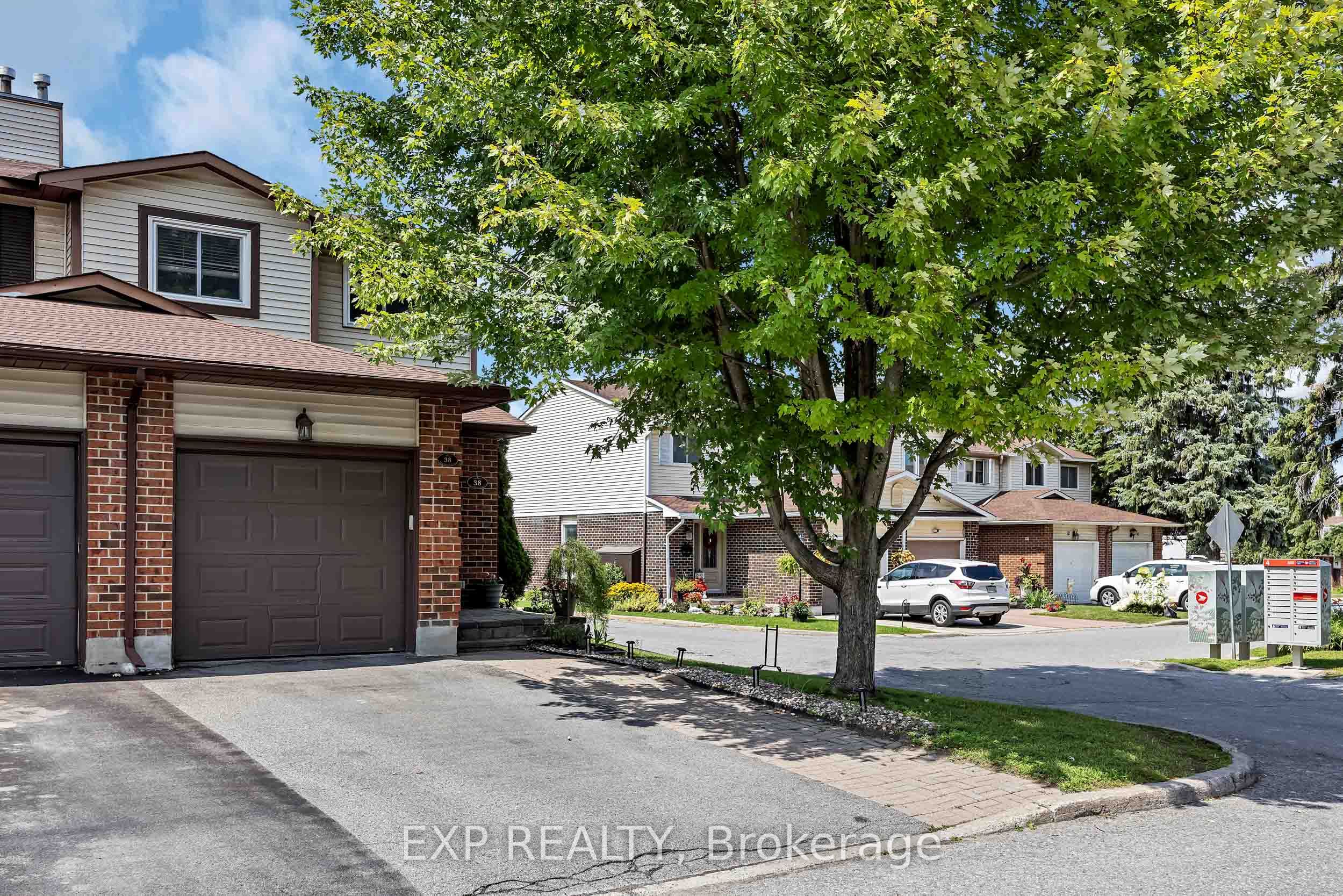 38 Sundback Lane, Kanata, ON K2L 2W8 photo 2