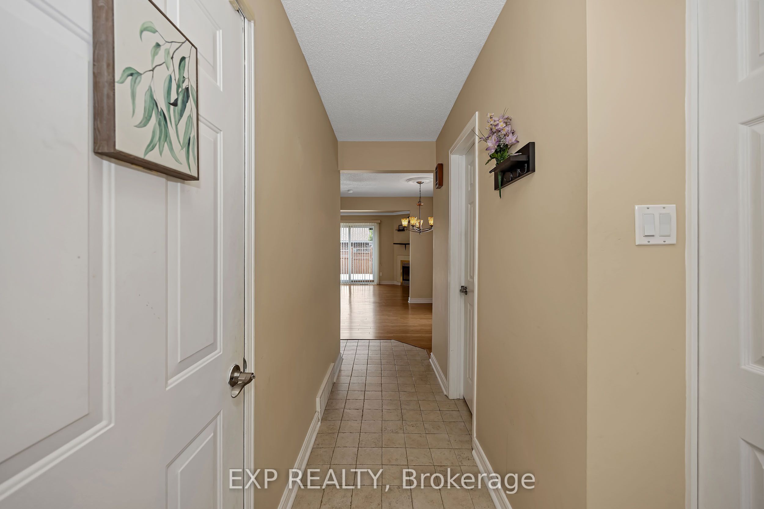 38 Sundback Lane, Kanata, ON K2L 2W8 photo 4