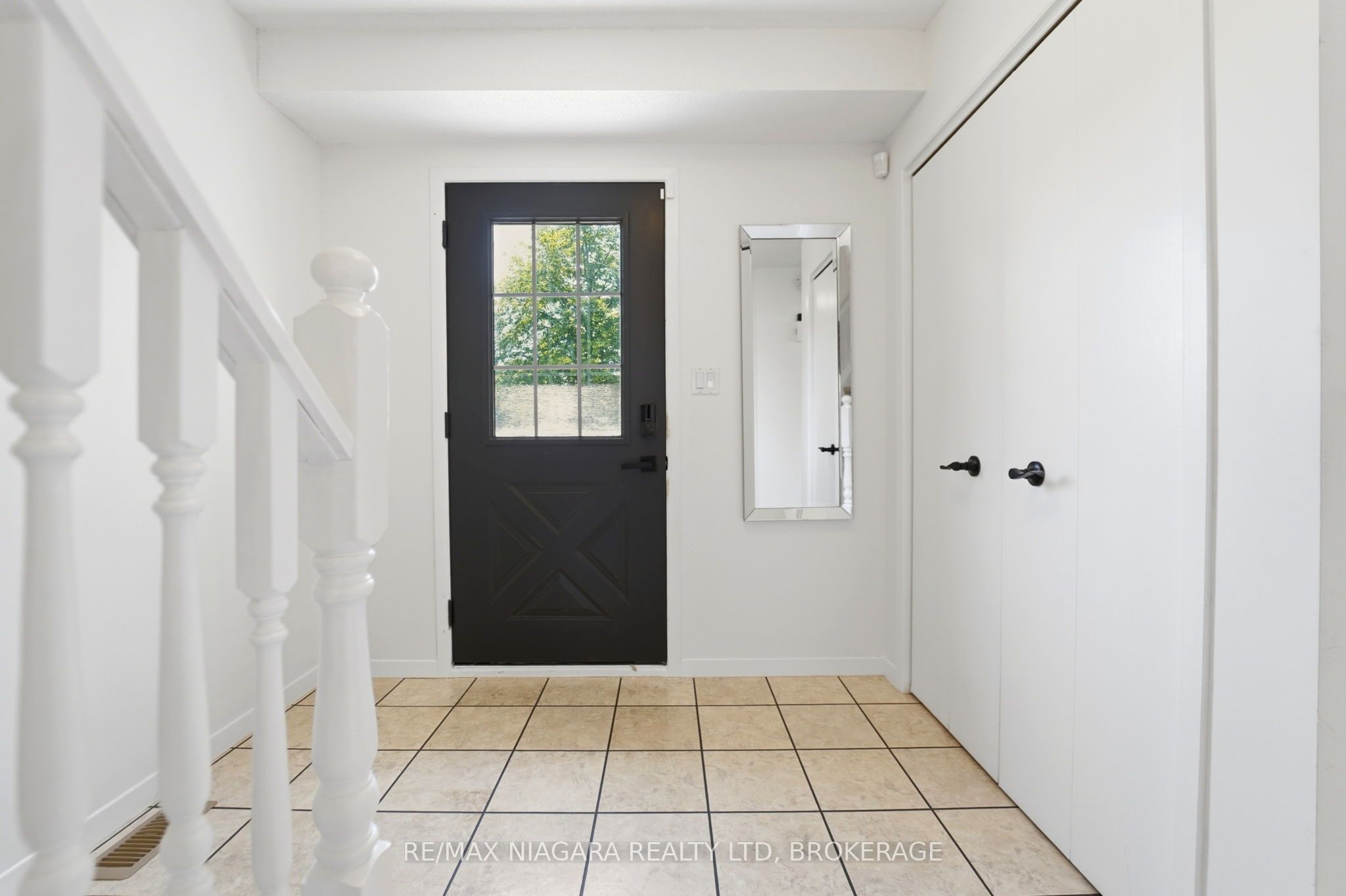 5735 Deerbrook Street, Niagara Falls, ON L2G 7V7 photo 2