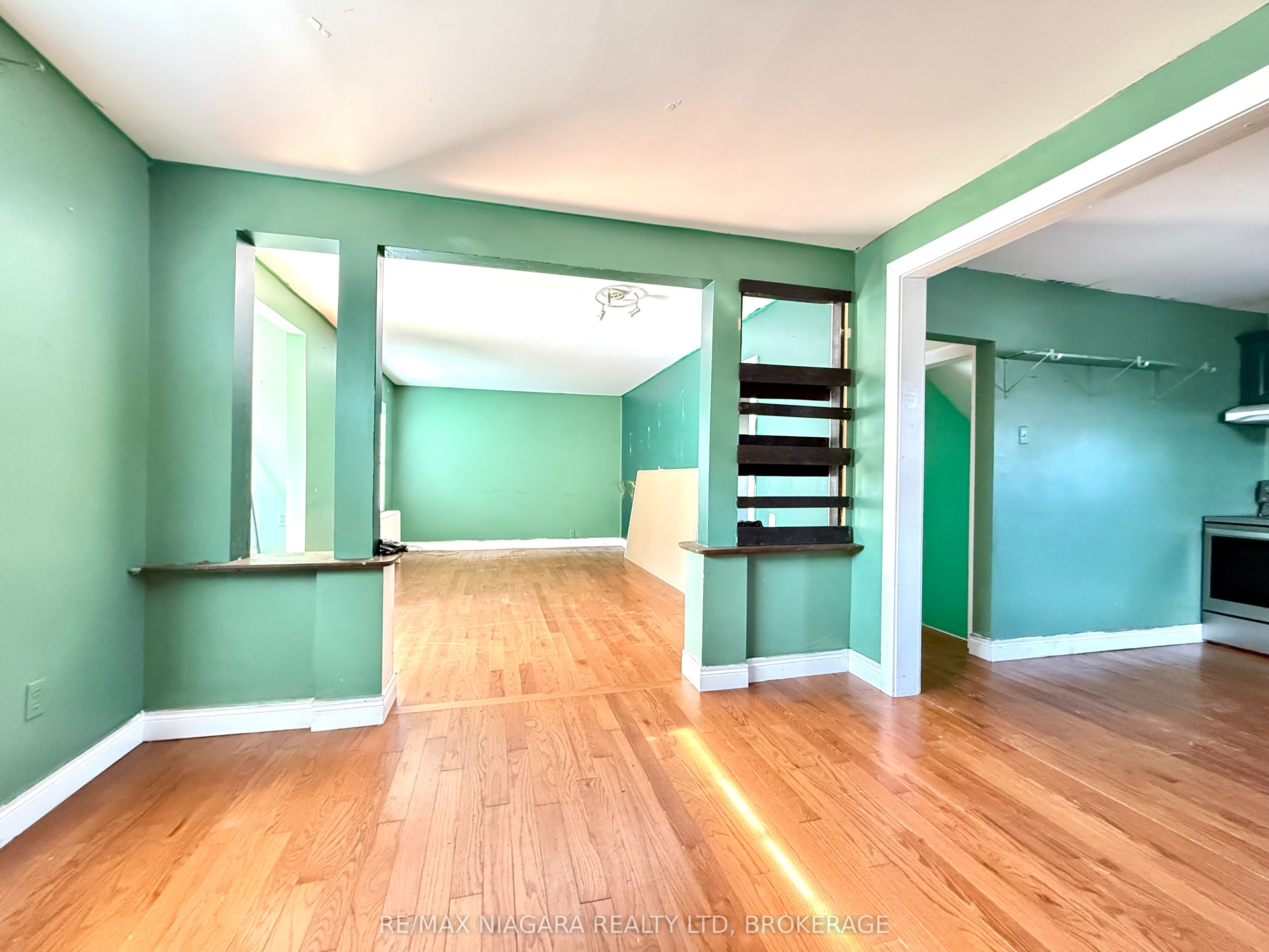 4218 Drummond Road, Niagara Falls, ON L2E 6B9 photo 4
