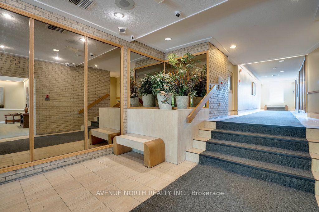 1100 Ambleside Drive 708, Woodroffe, ON K2B 8G6 photo 3