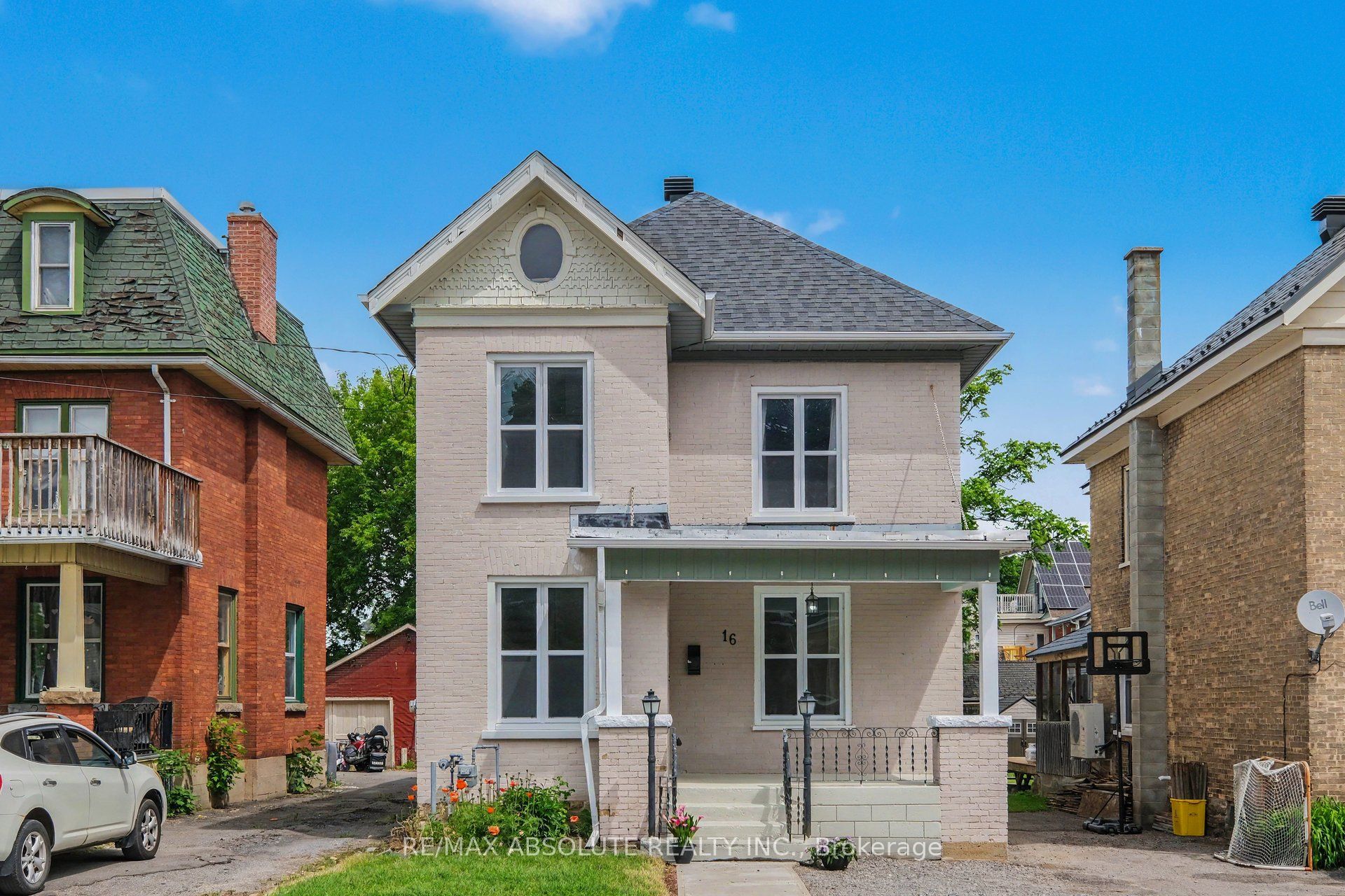 16 Glen Avenue, Smiths Falls, ON K7A 1S2