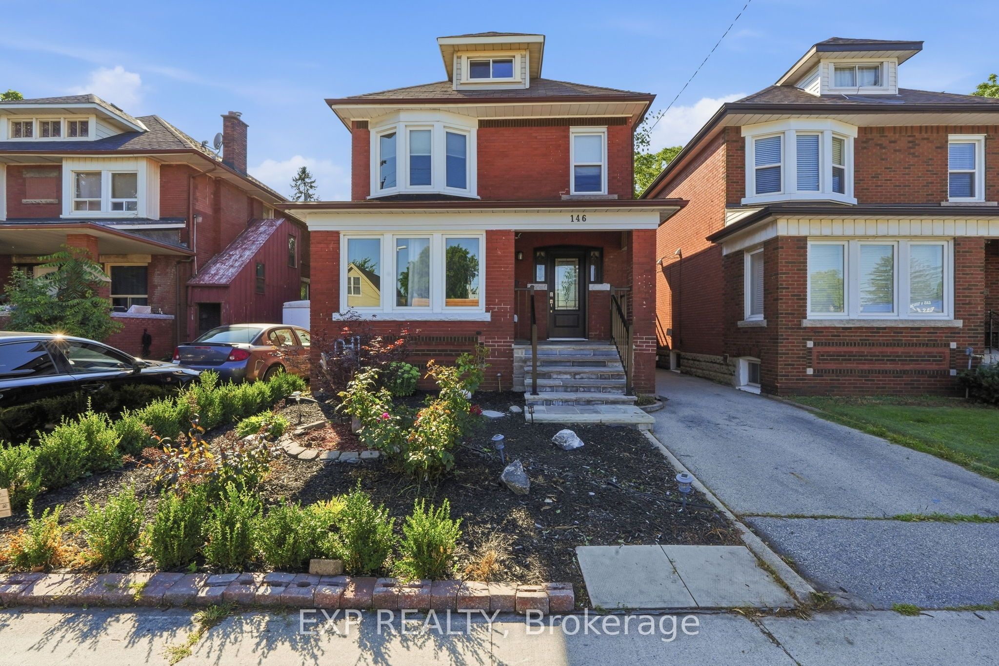 146 Ottawa Street S, Hamilton, ON L8K 2E4