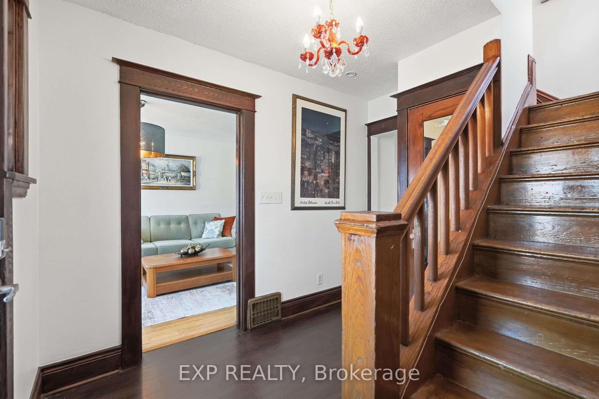 146 Ottawa Street S, Hamilton, ON L8K 2E4 photo 5