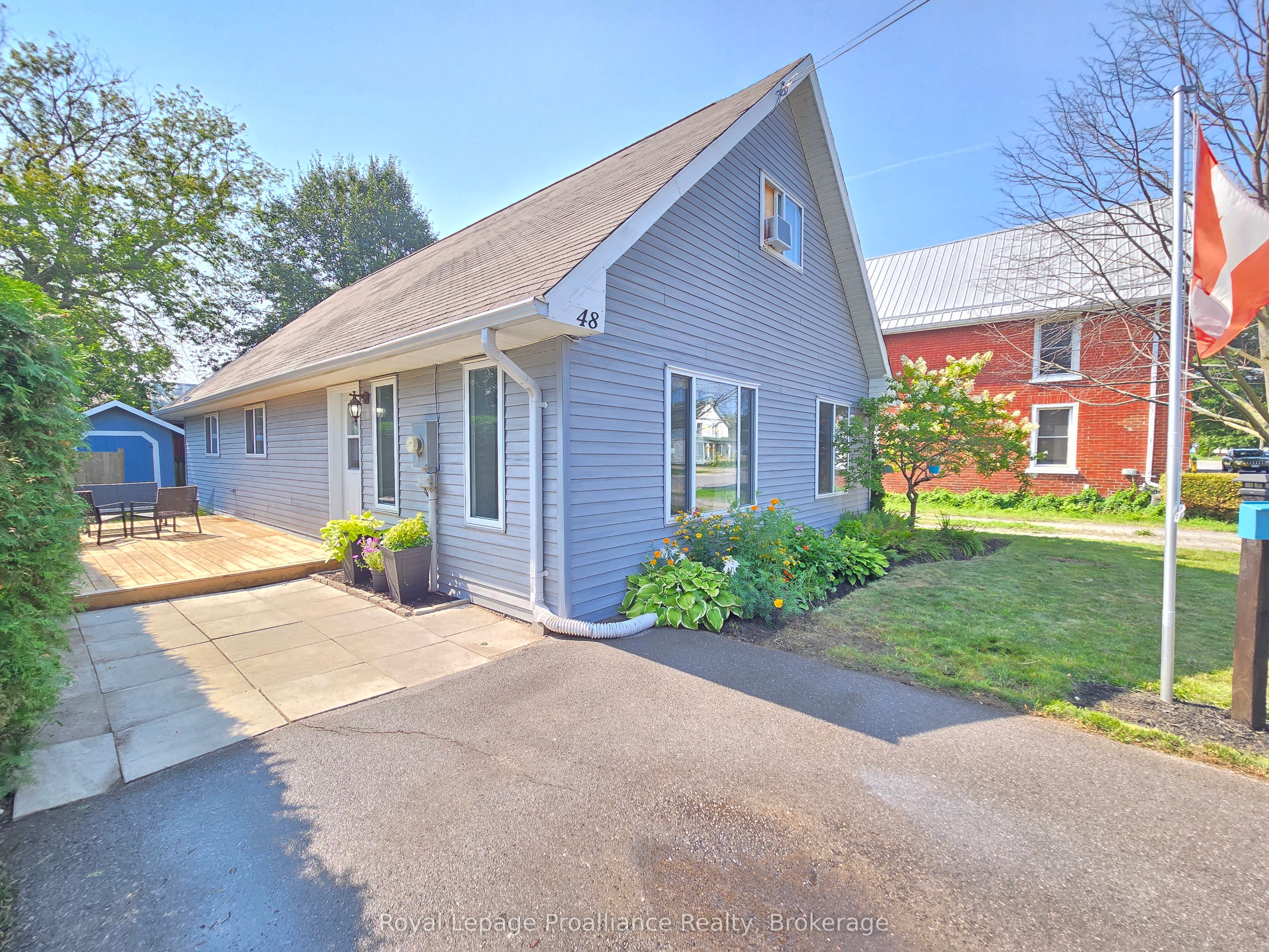 48 South George Street, Belleville, ON K8N 3G6 photo 2