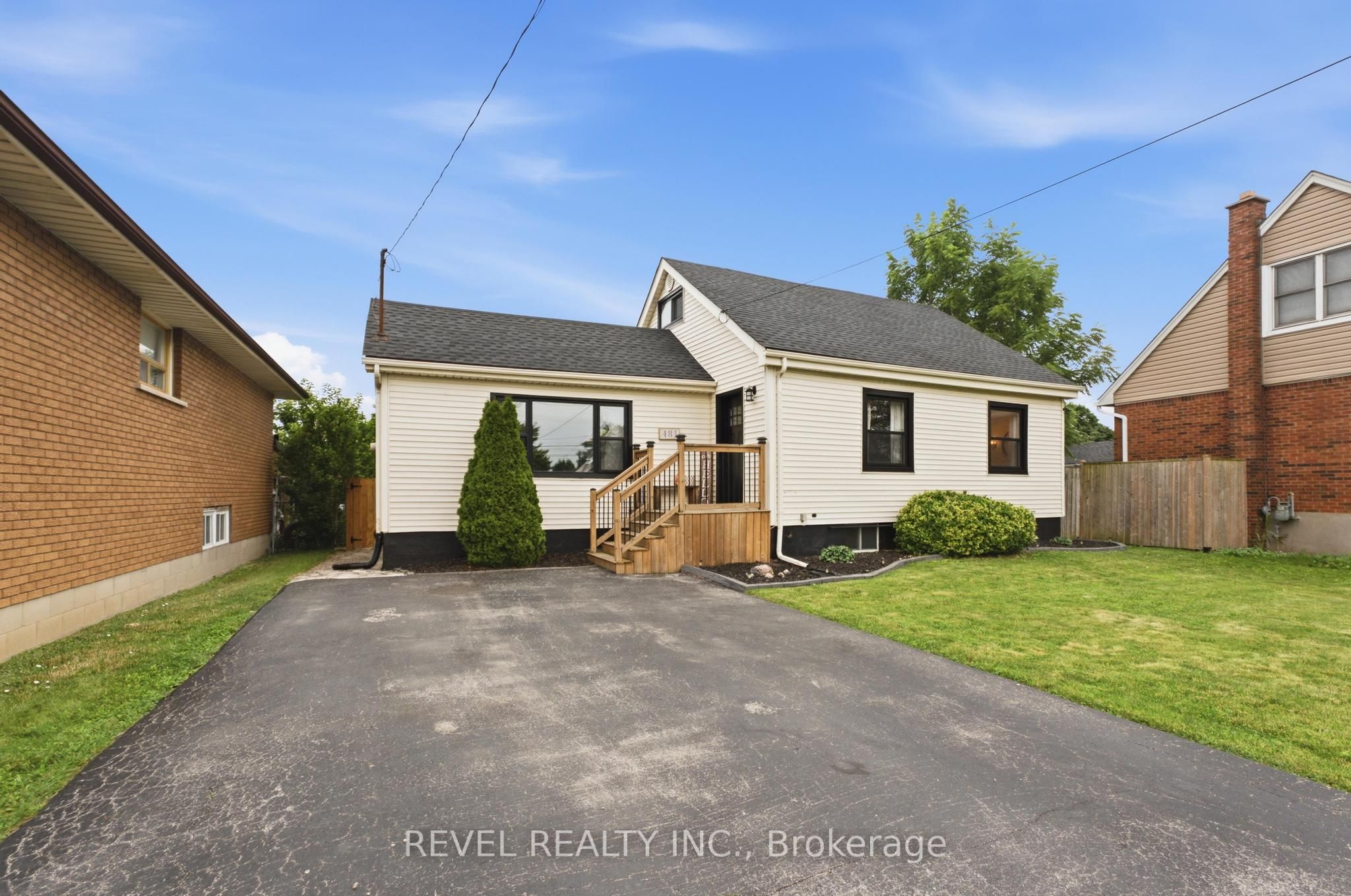 481 Upper Gage Avenue, Hamilton, ON L8V 4J2