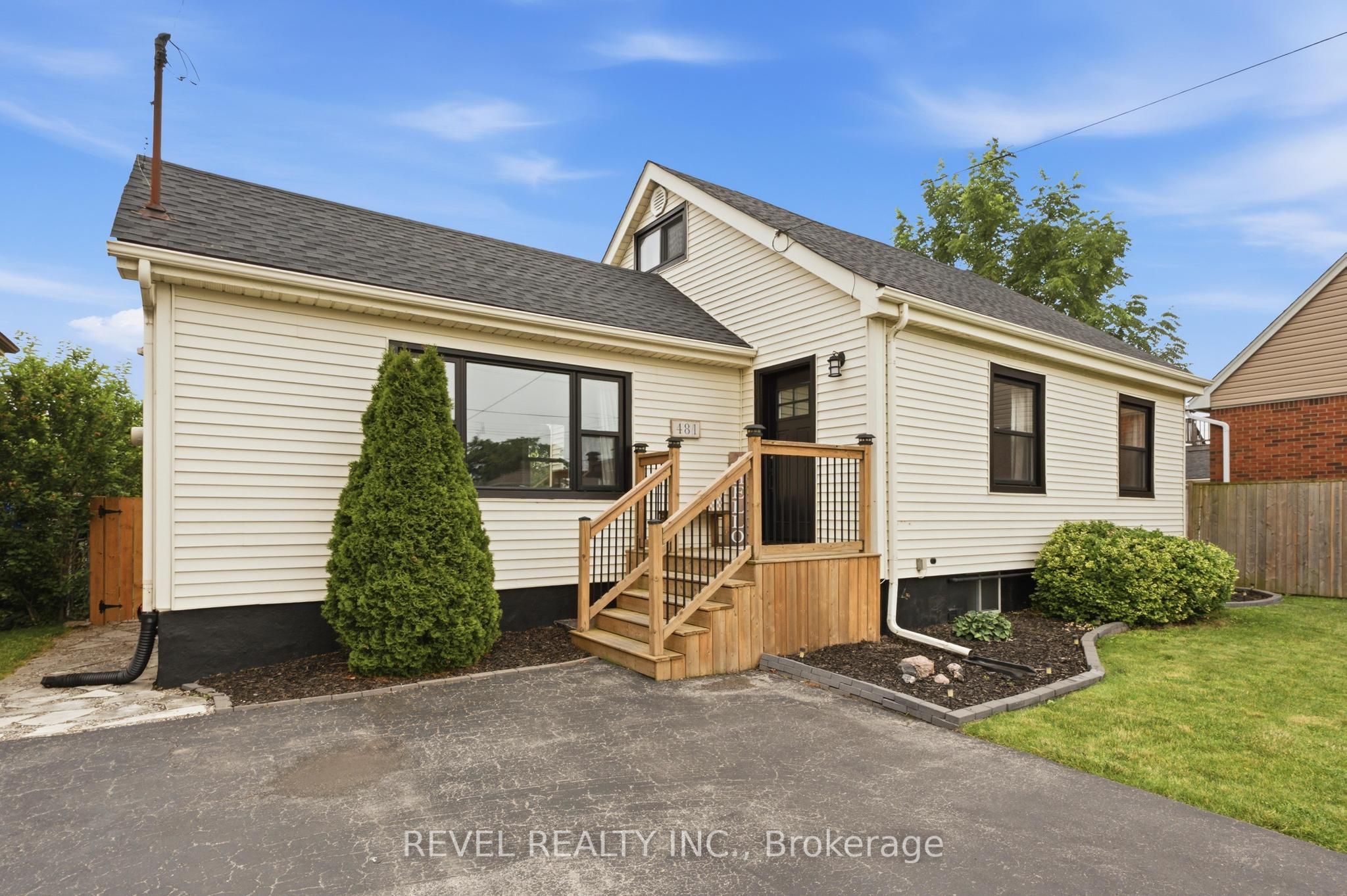 481 Upper Gage Avenue, Hamilton, ON L8V 4J2 photo 3