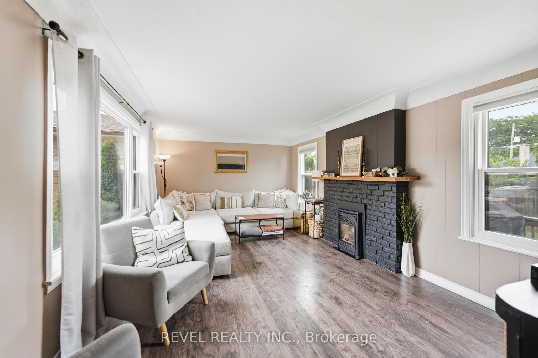 481 Upper Gage Avenue, Hamilton, ON L8V 4J2 photo 4
