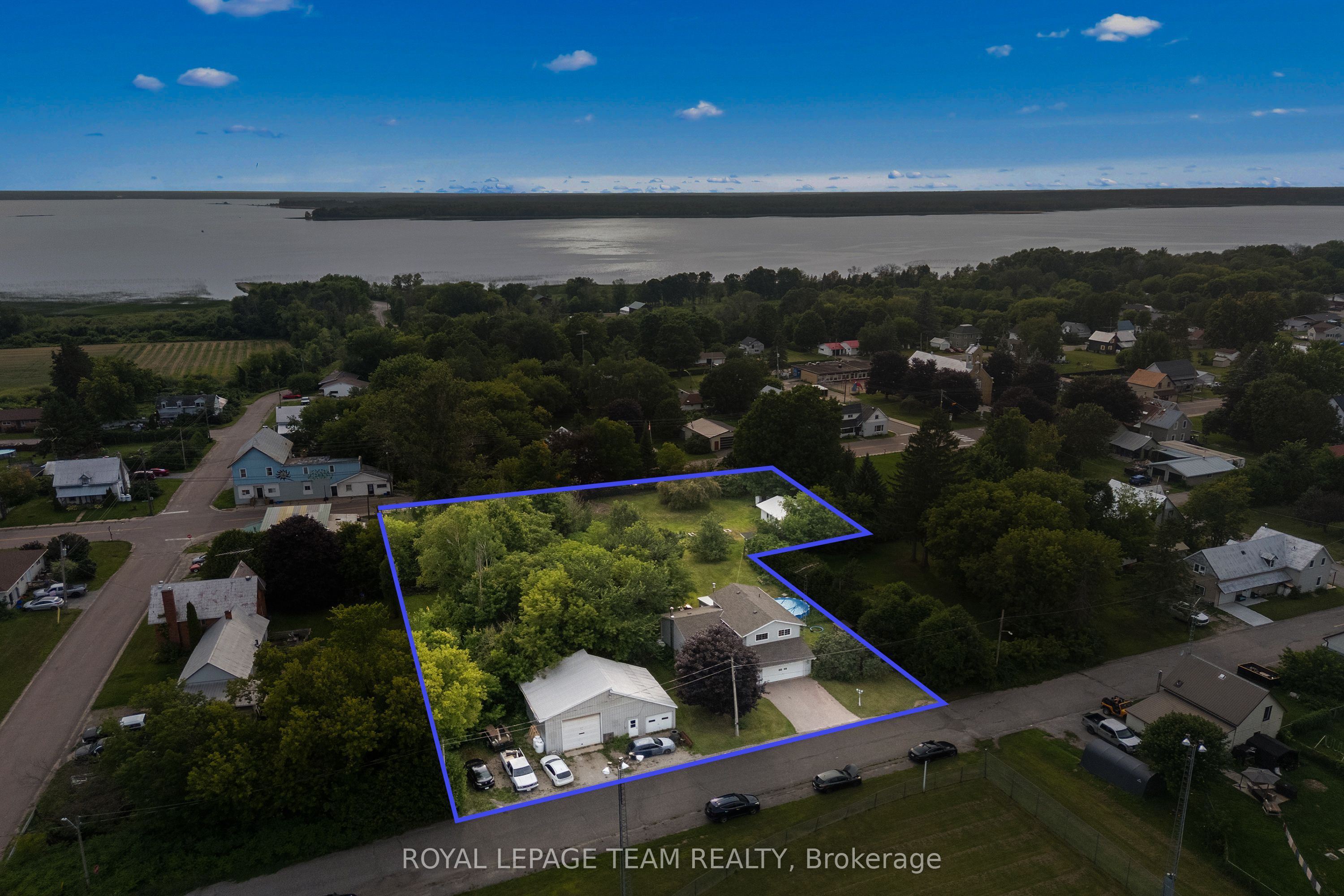 1315 Jessie Street, Whitewater Region, ON K0J 2L0 photo 2