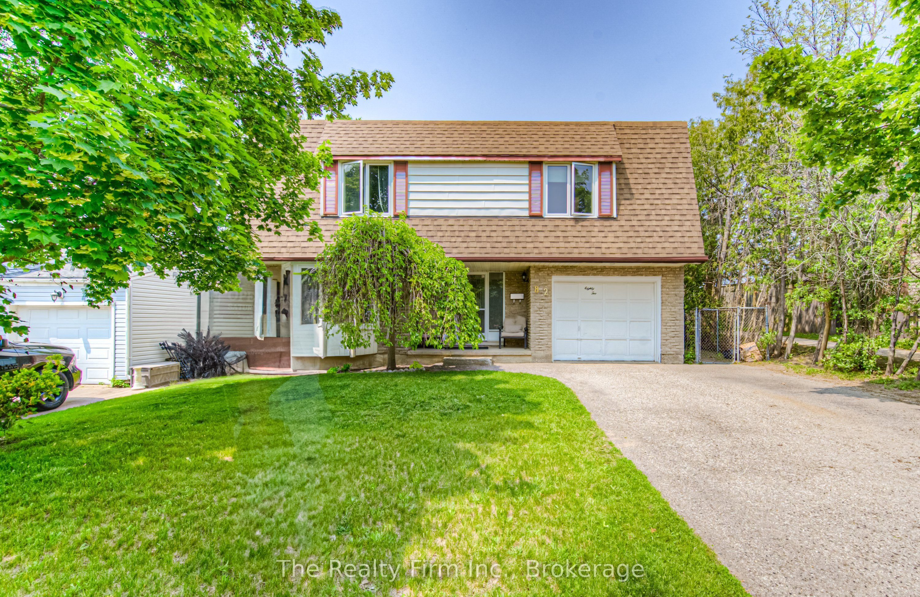 82 Roseneath Crescent, Kitchener, ON N2E 1V9