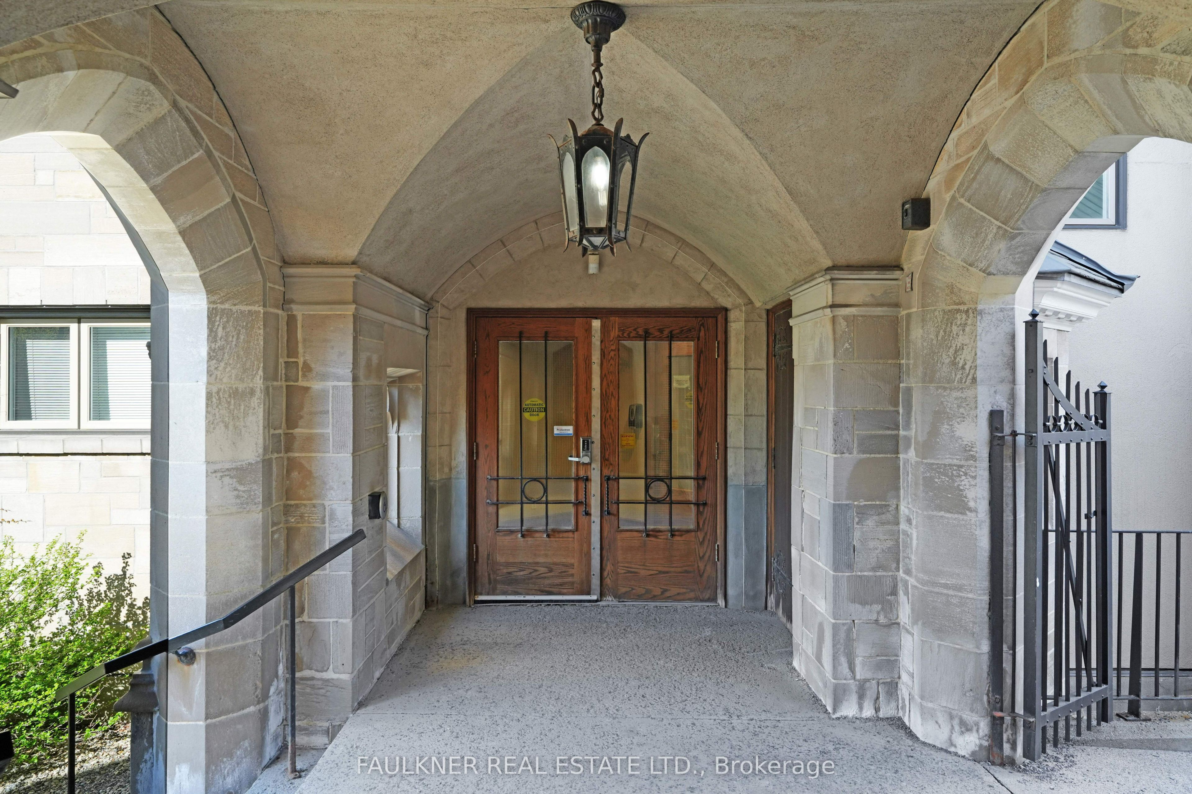 130 Glebe Avenue 203, Glebe - Ottawa East and Area, ON K1S 2C5 photo 3